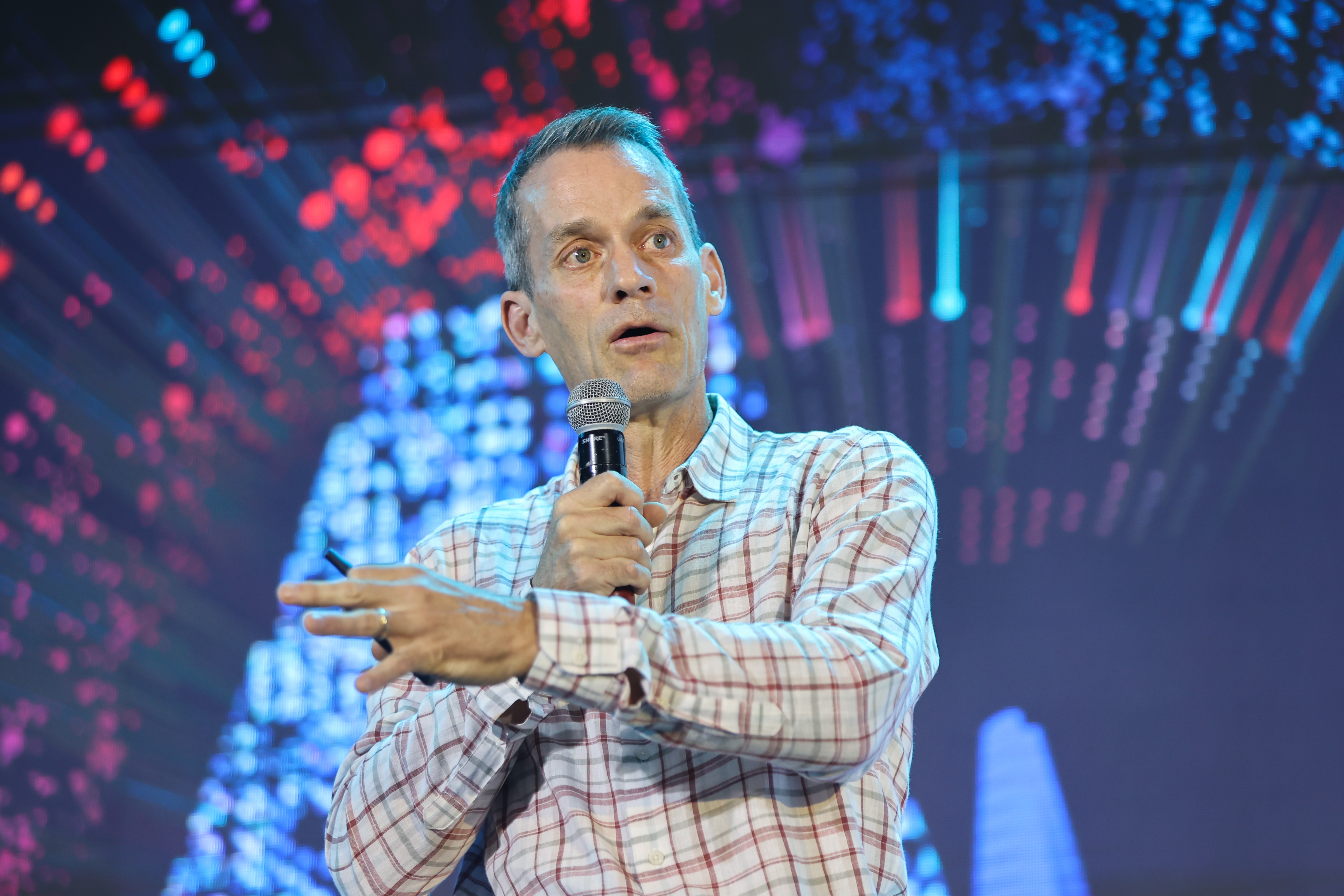 AI thay doi ky vong cua con nguoi voi may tinh hinh anh