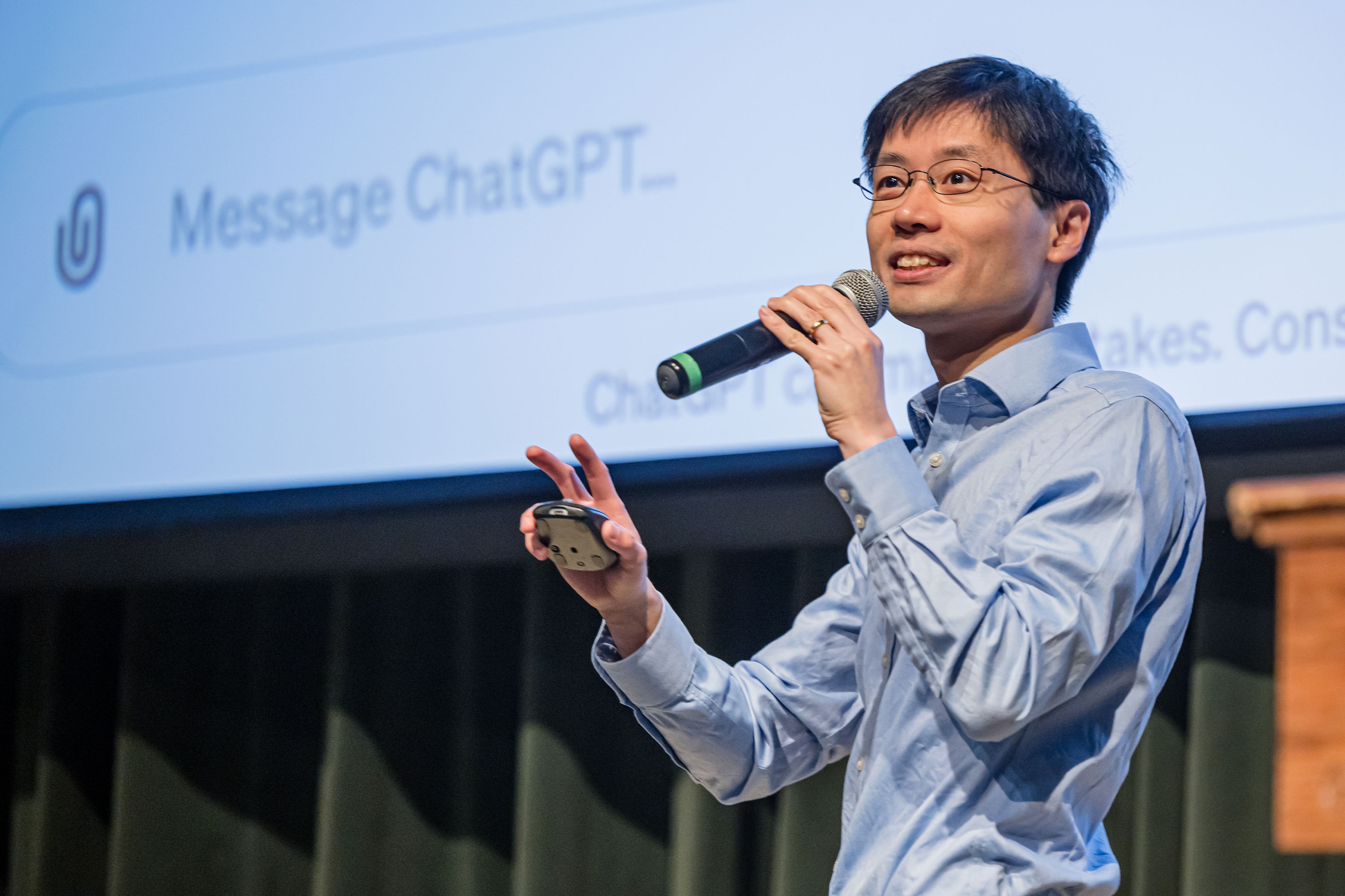 Song the nao trong thoi dai AI? hinh anh