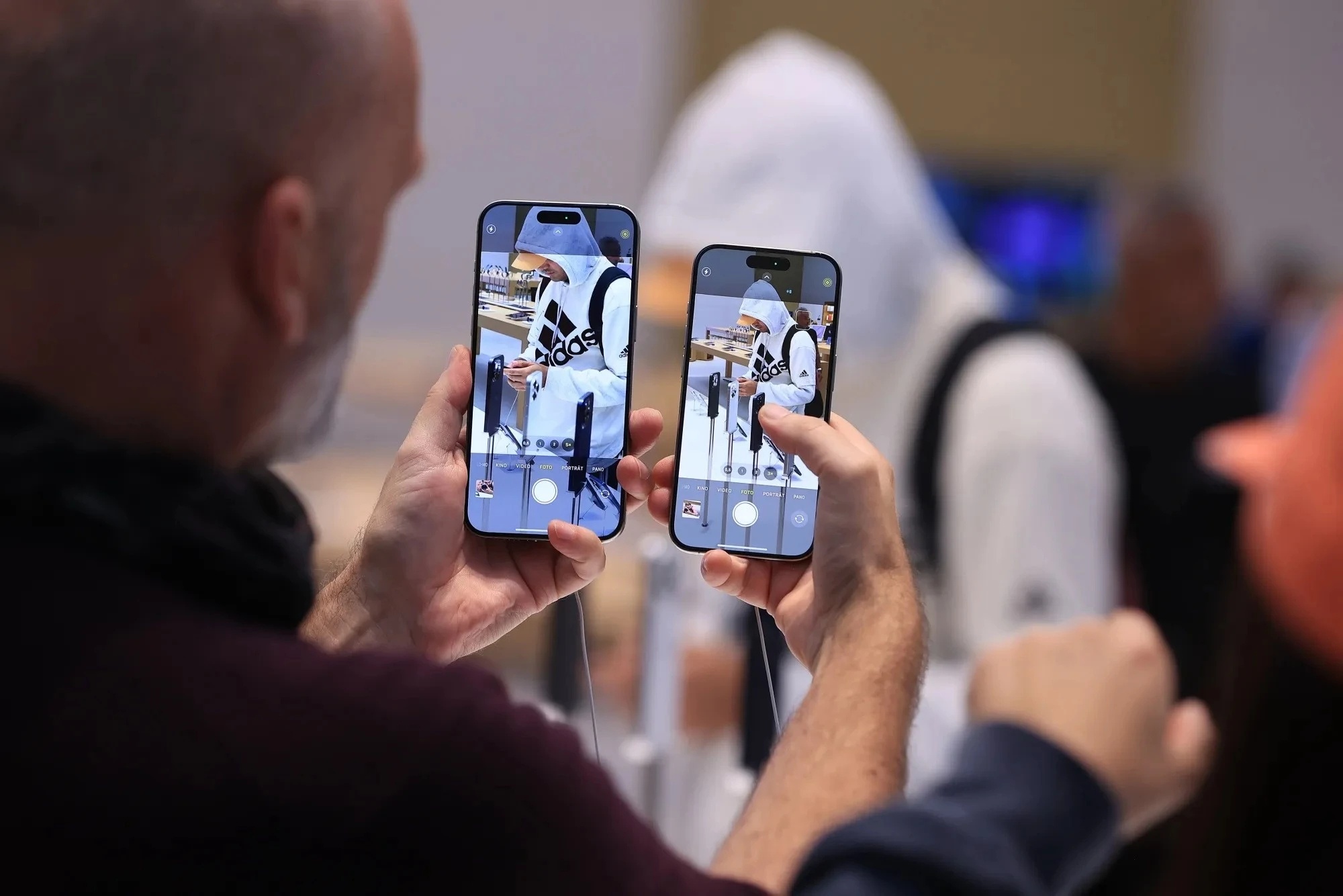 Dau cham het voi man hinh Nhat tren iPhone hinh anh