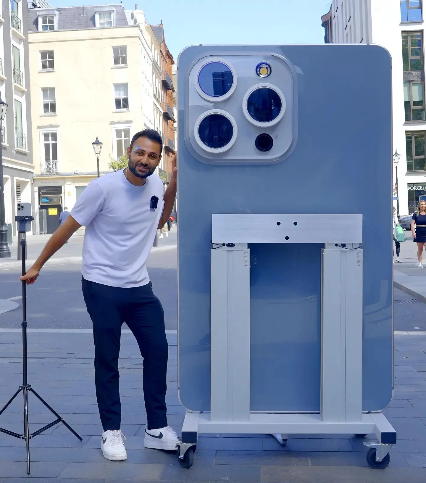 iPhone lon nhat the gioi anh 2