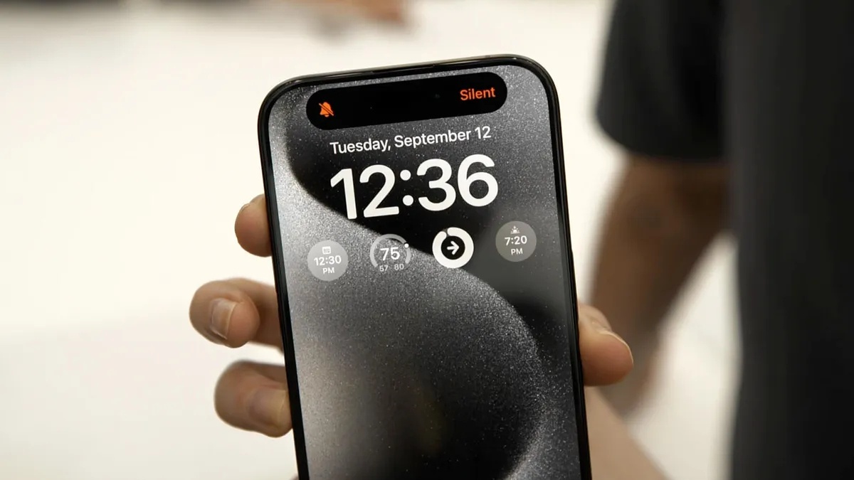 3 mau iPhone bi 'khai tu' sau su kien dem qua hinh anh