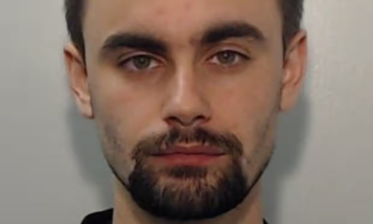 Di tu 18 nam vi dung deepfake hinh anh