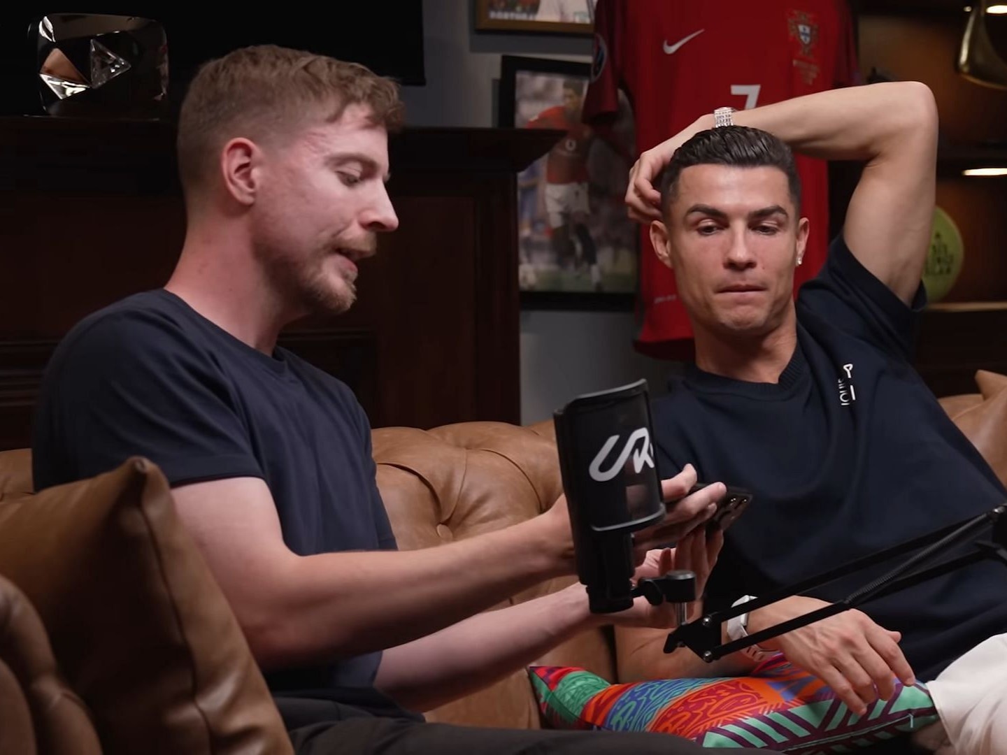 Ronaldo va MrBeast hop tac lan hai hinh anh