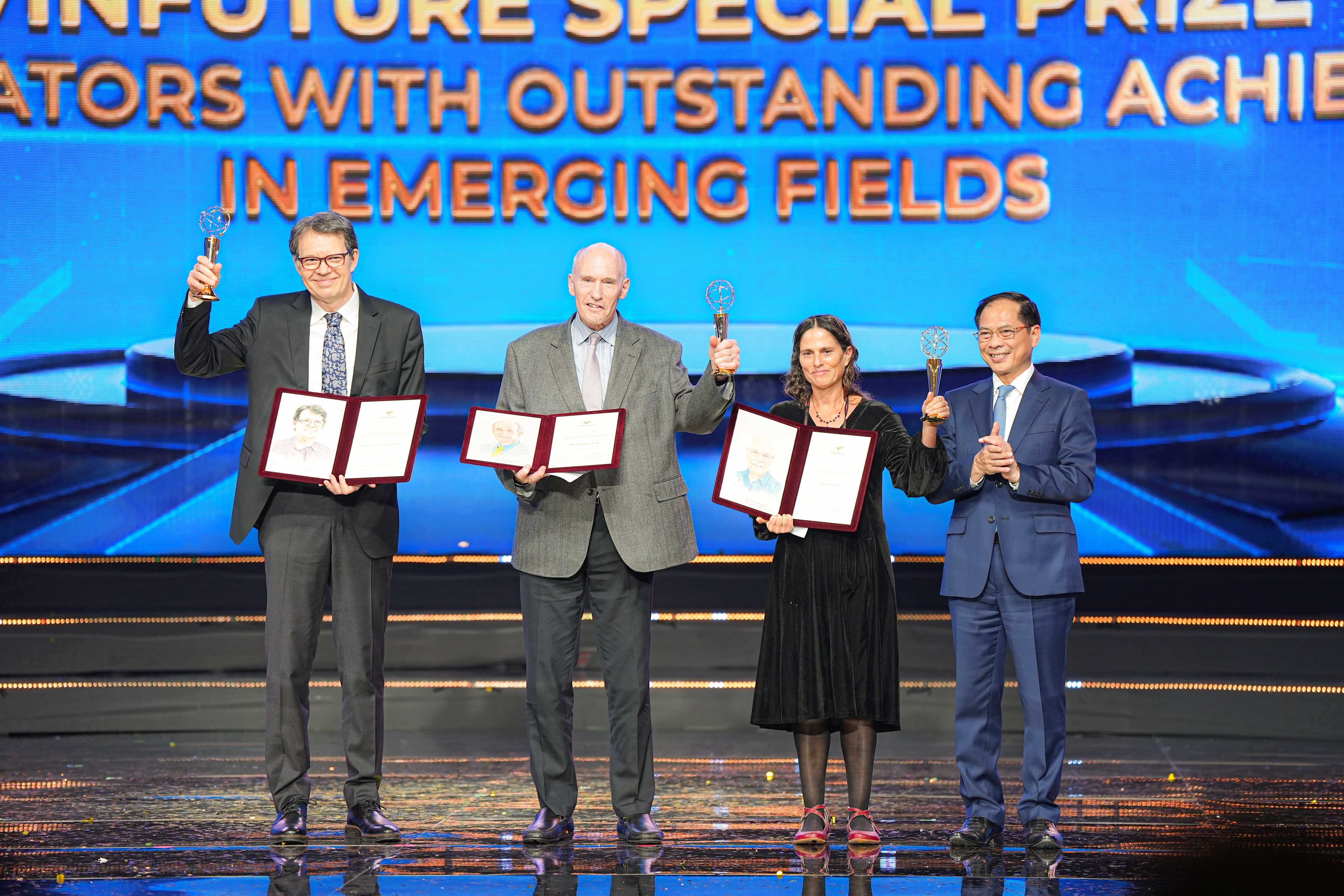 Giai VinFuture co chu anh 3