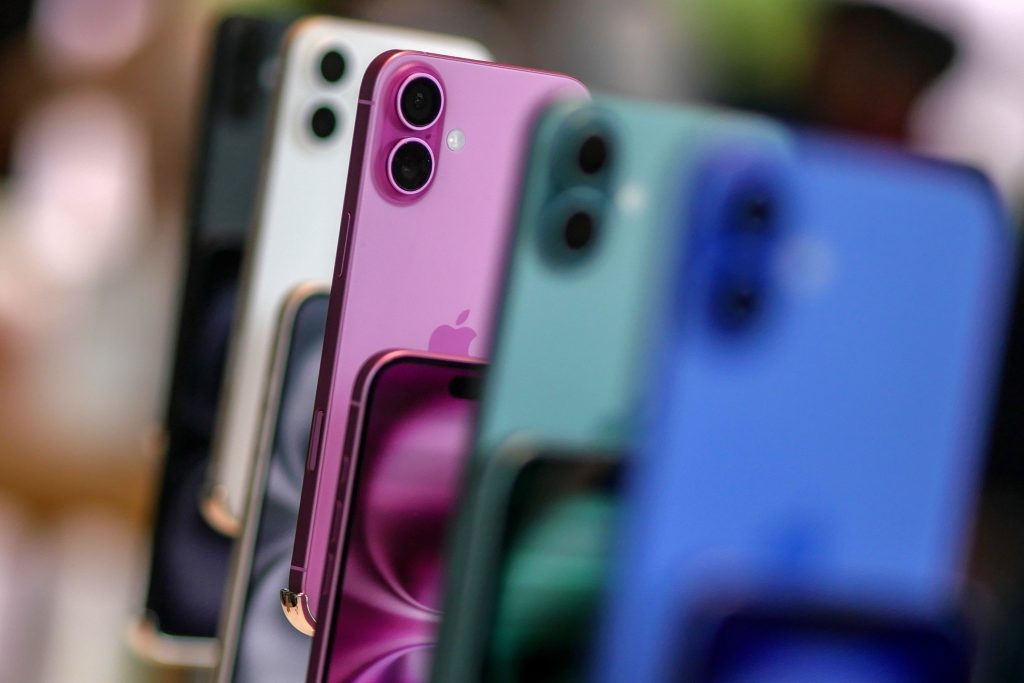 Ep Apple dau tu 1 ty USD de ban iPhone, Indonesia duoc gi, mat gi? hinh anh