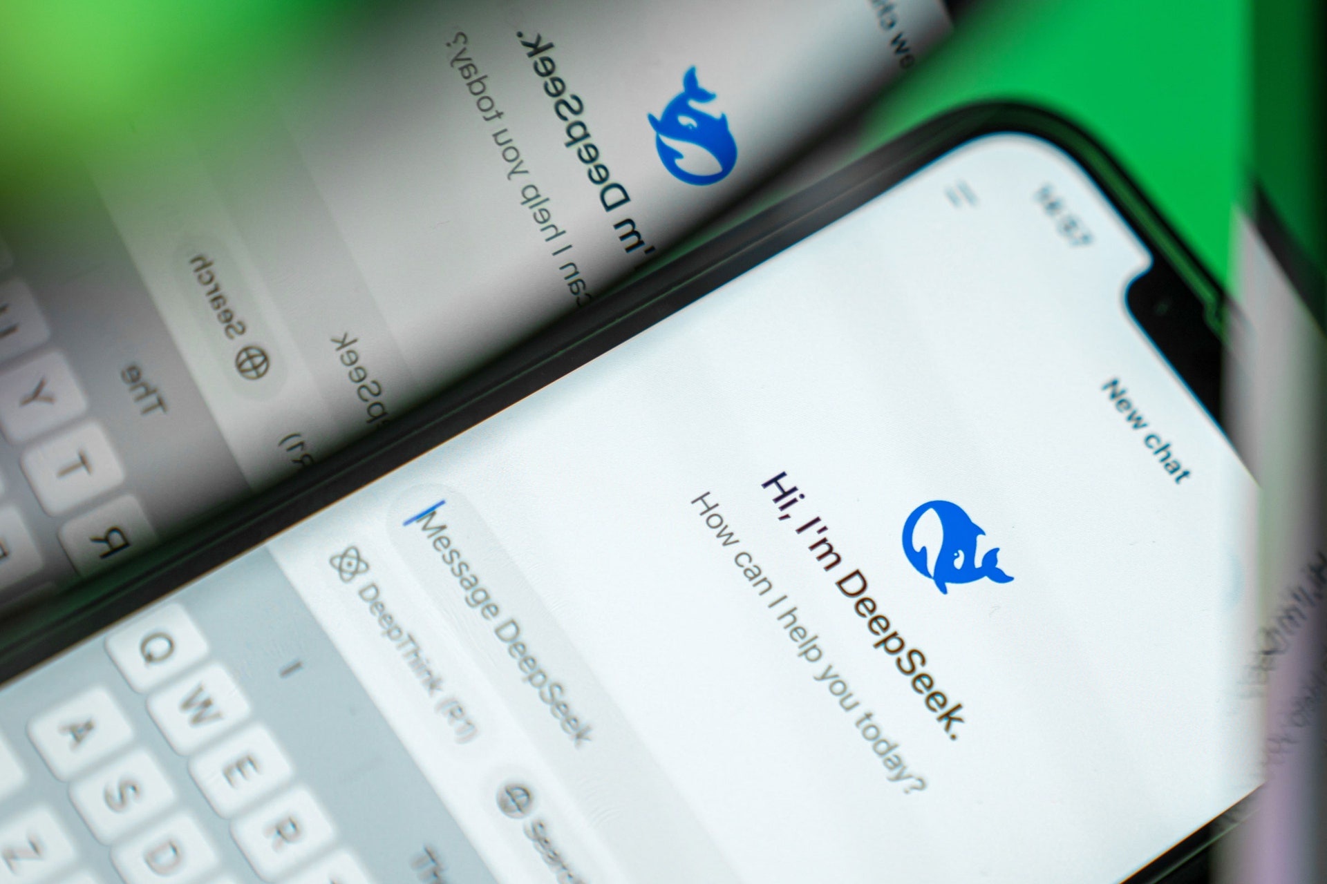 Nhieu app mao danh ra doi an theo con sot DeepSeek, ban tien ma hoa hinh anh