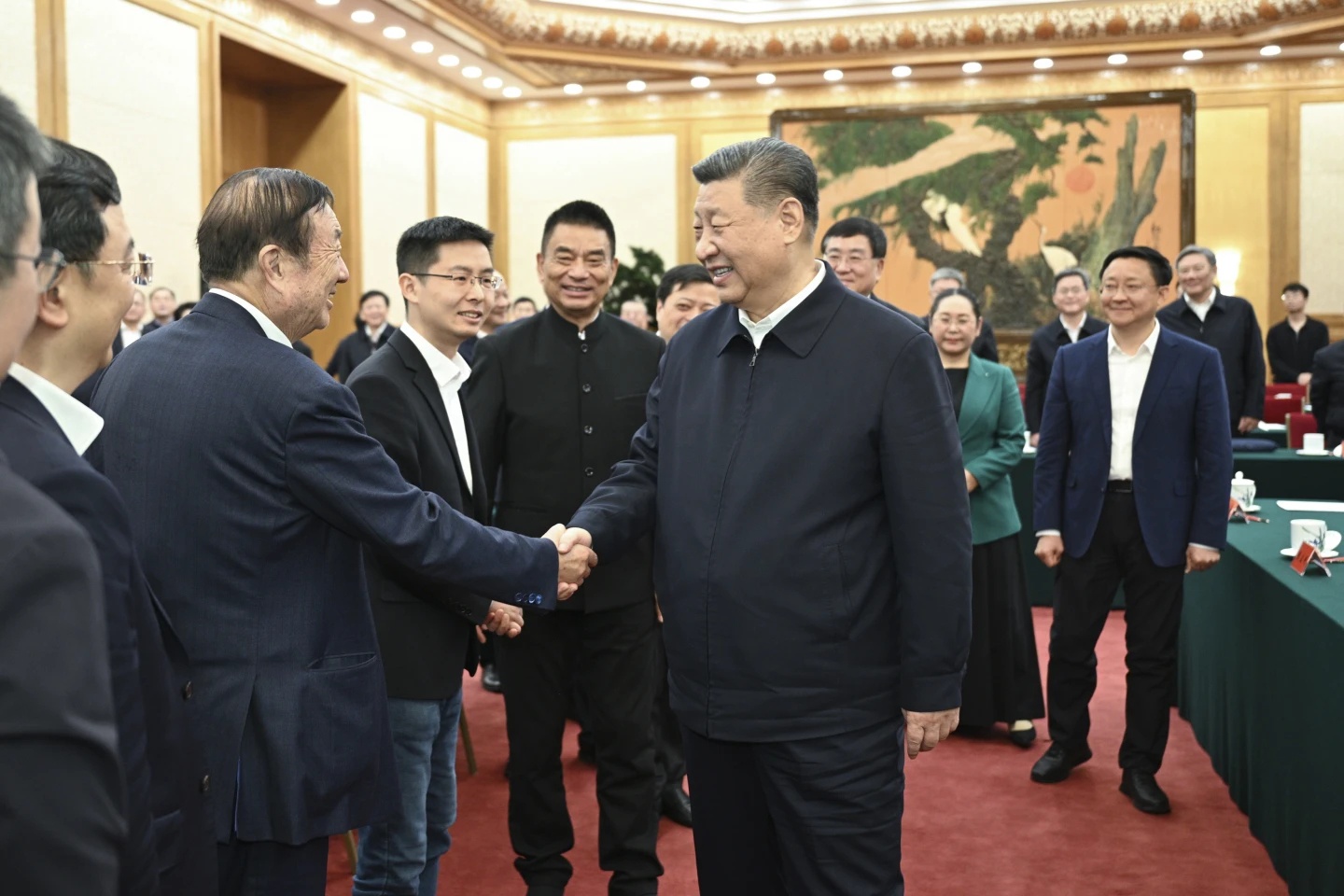 Jack Ma khong ngoi ghe trung tam trong cuoc gap Chu tich Trung Quoc hinh anh