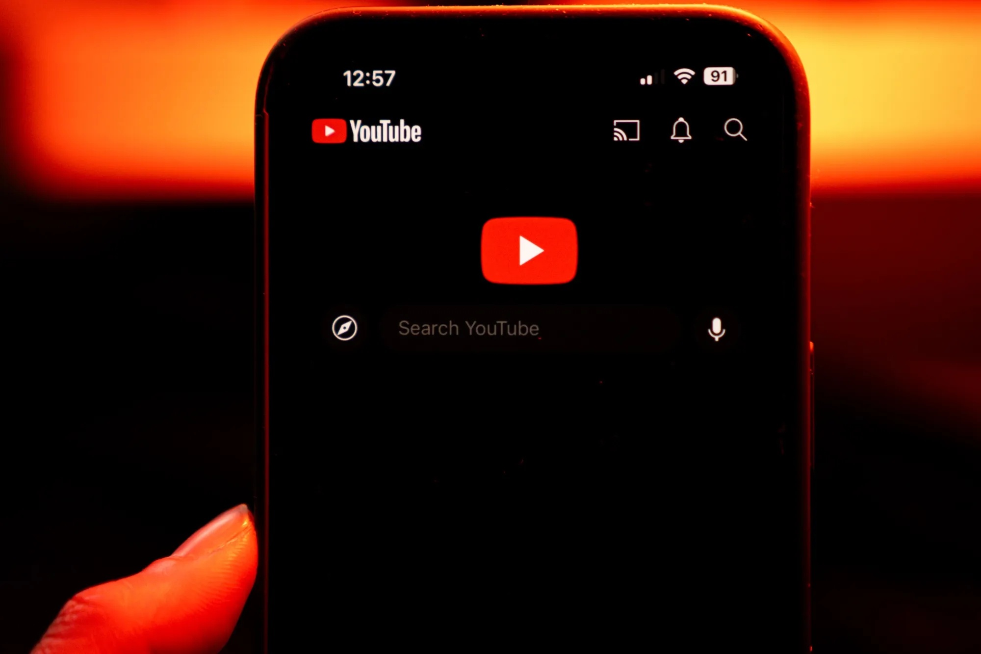 YouTube sap tro thanh 'ngoai le' cua Australia hinh anh