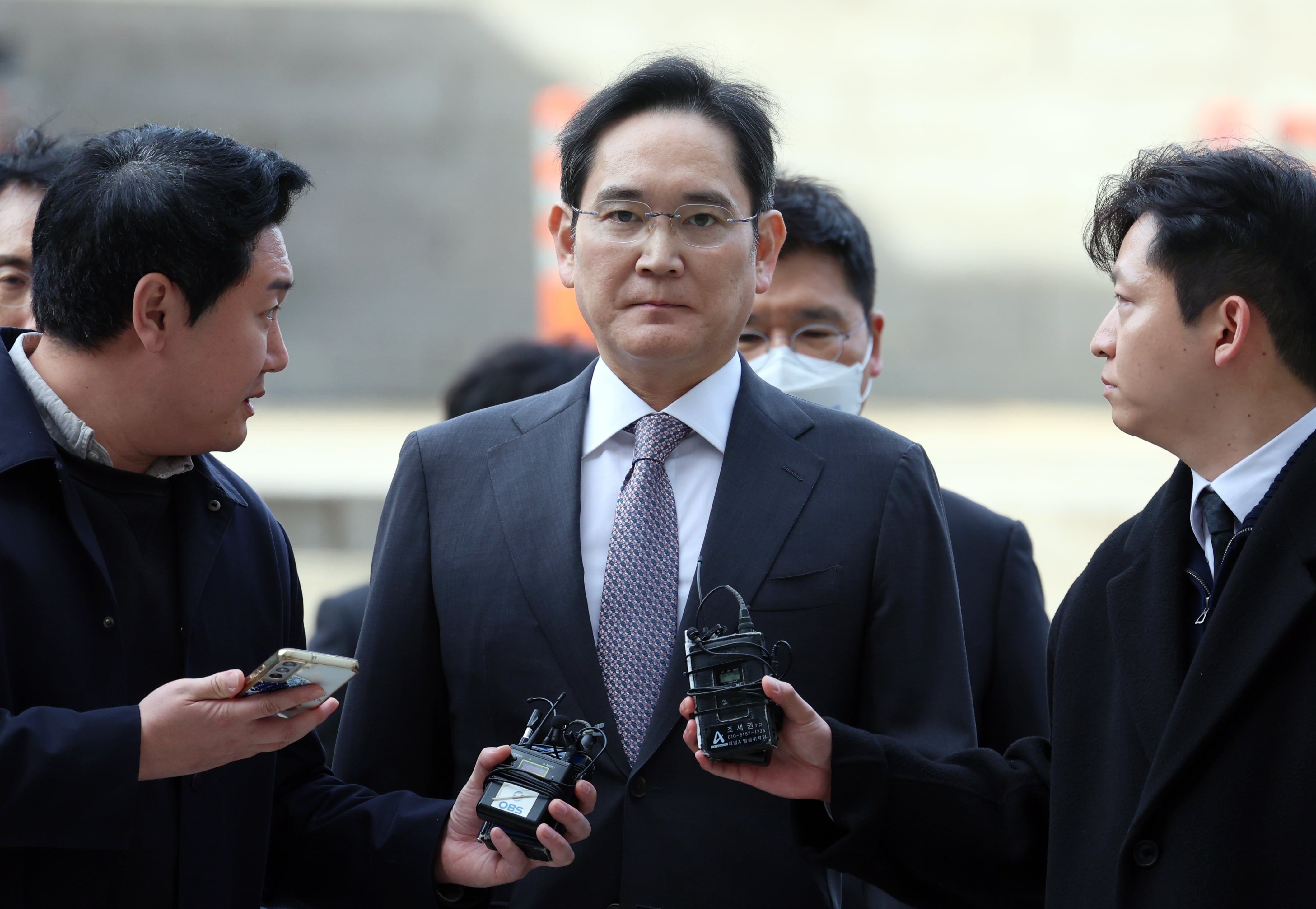 Chu tich Samsung duoc tuyen trang an hinh anh