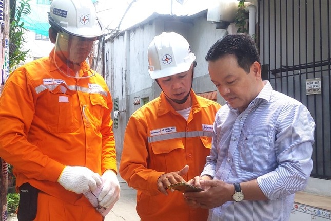 Tien dien sinh hoat tai TP.HCM giam hinh anh