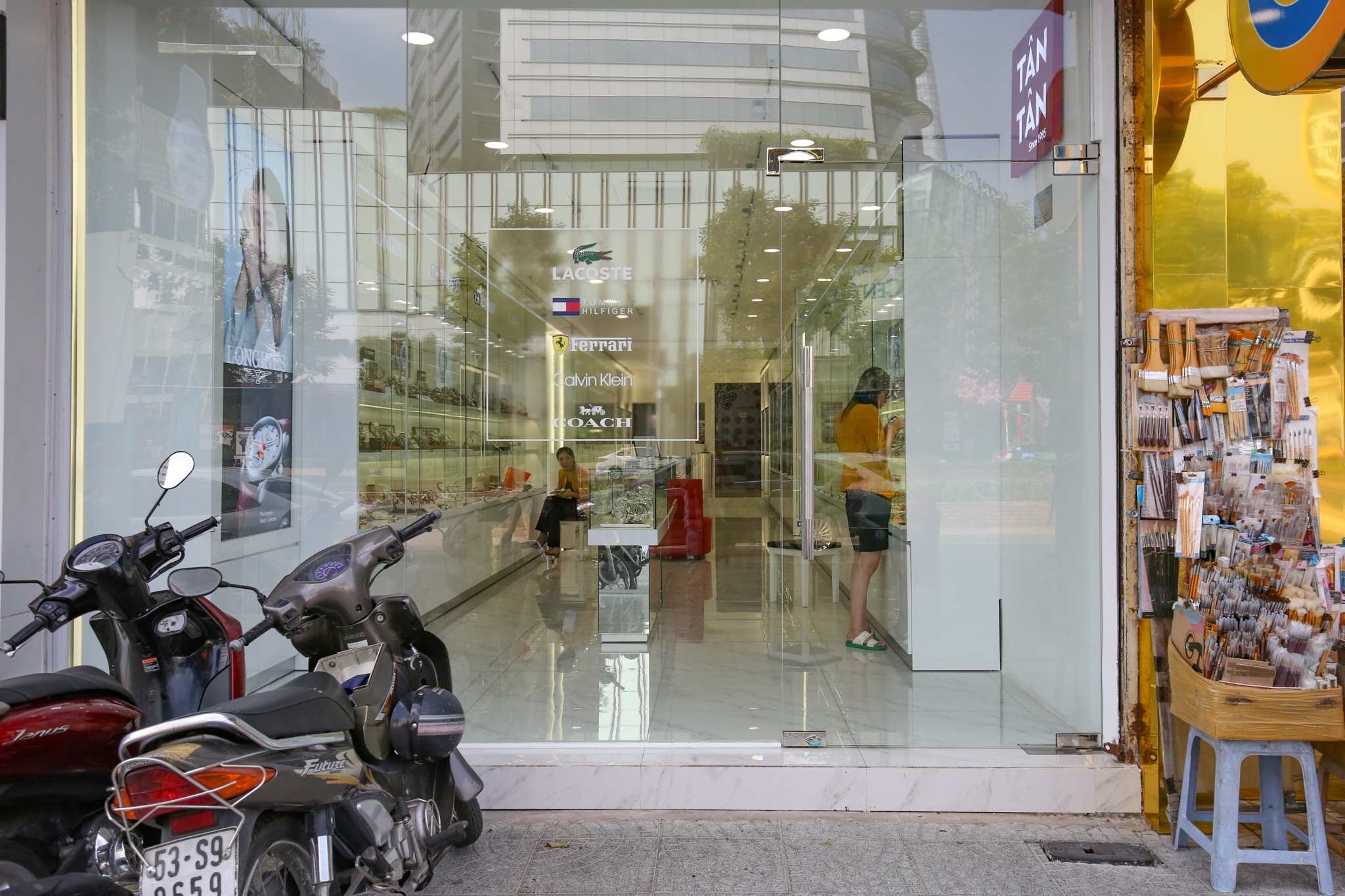 thue mat bang le loi,  gia thue mat bang anh 12