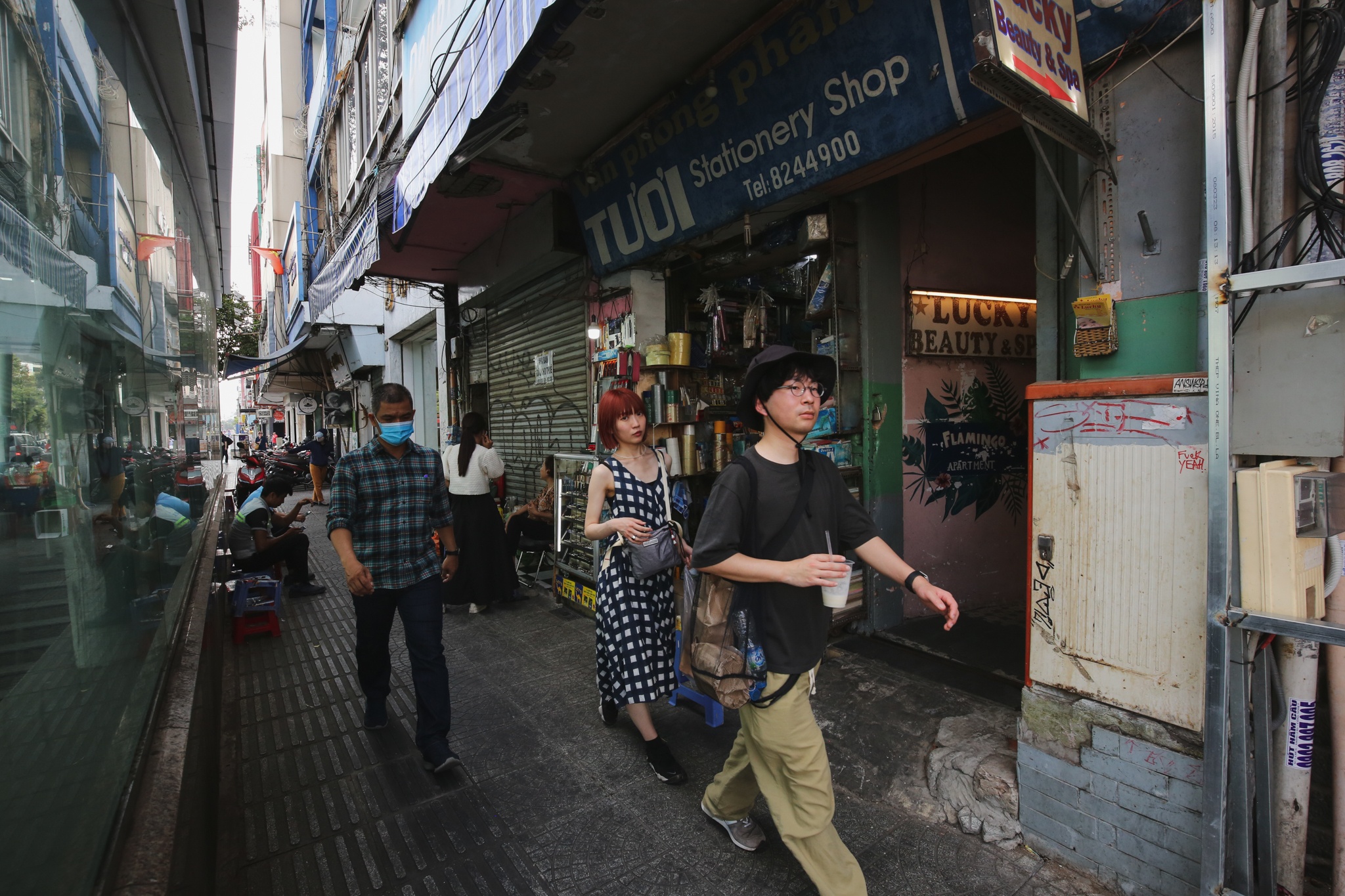 thue mat bang le loi,  gia thue mat bang anh 9