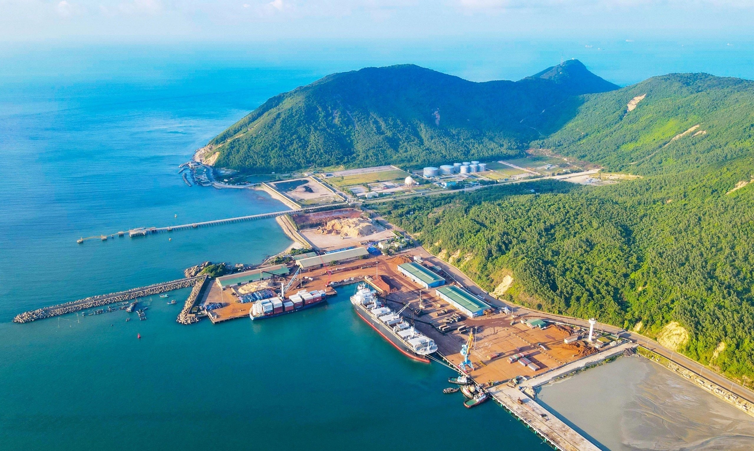 Kien nghi chap thuan cho Vinhomes dau tu KCN hon 960 ha o Vung Ang hinh anh