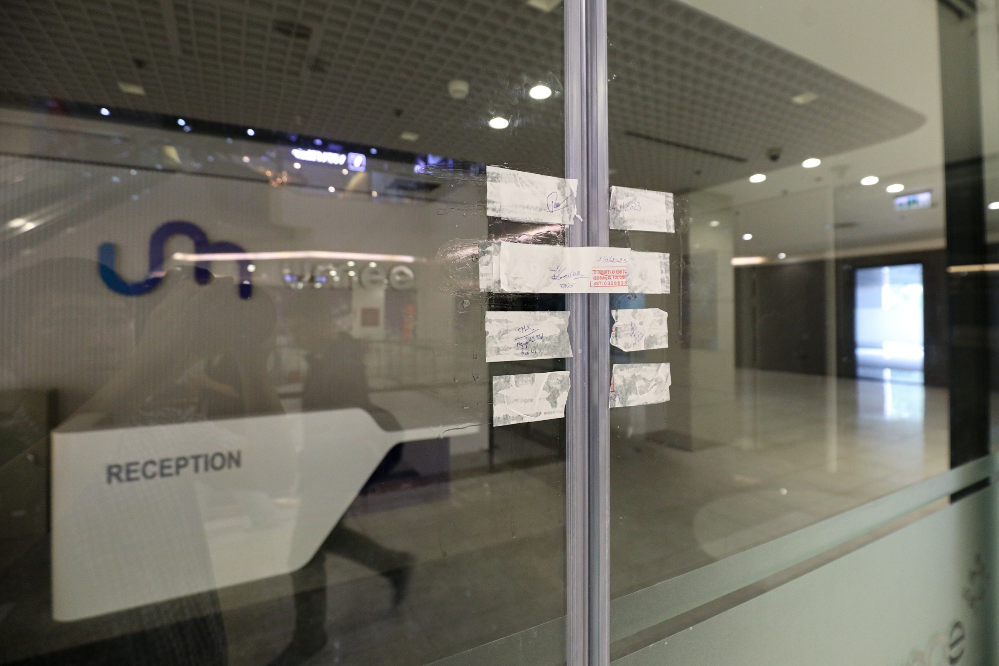 trung tam thuong mai anh 4