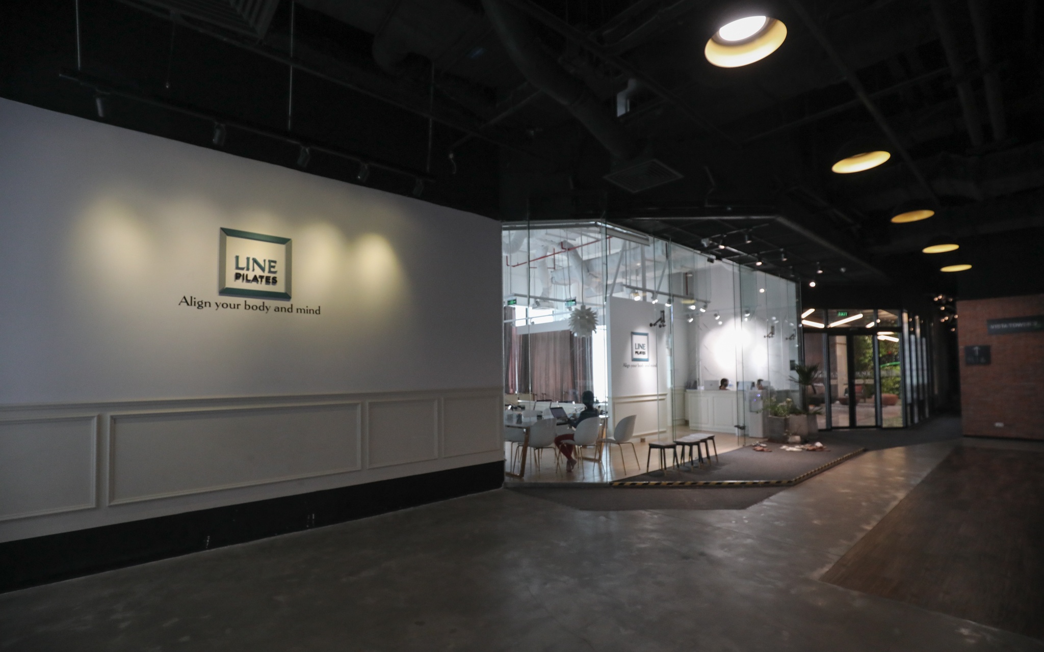 trung tam thuong mai anh 17