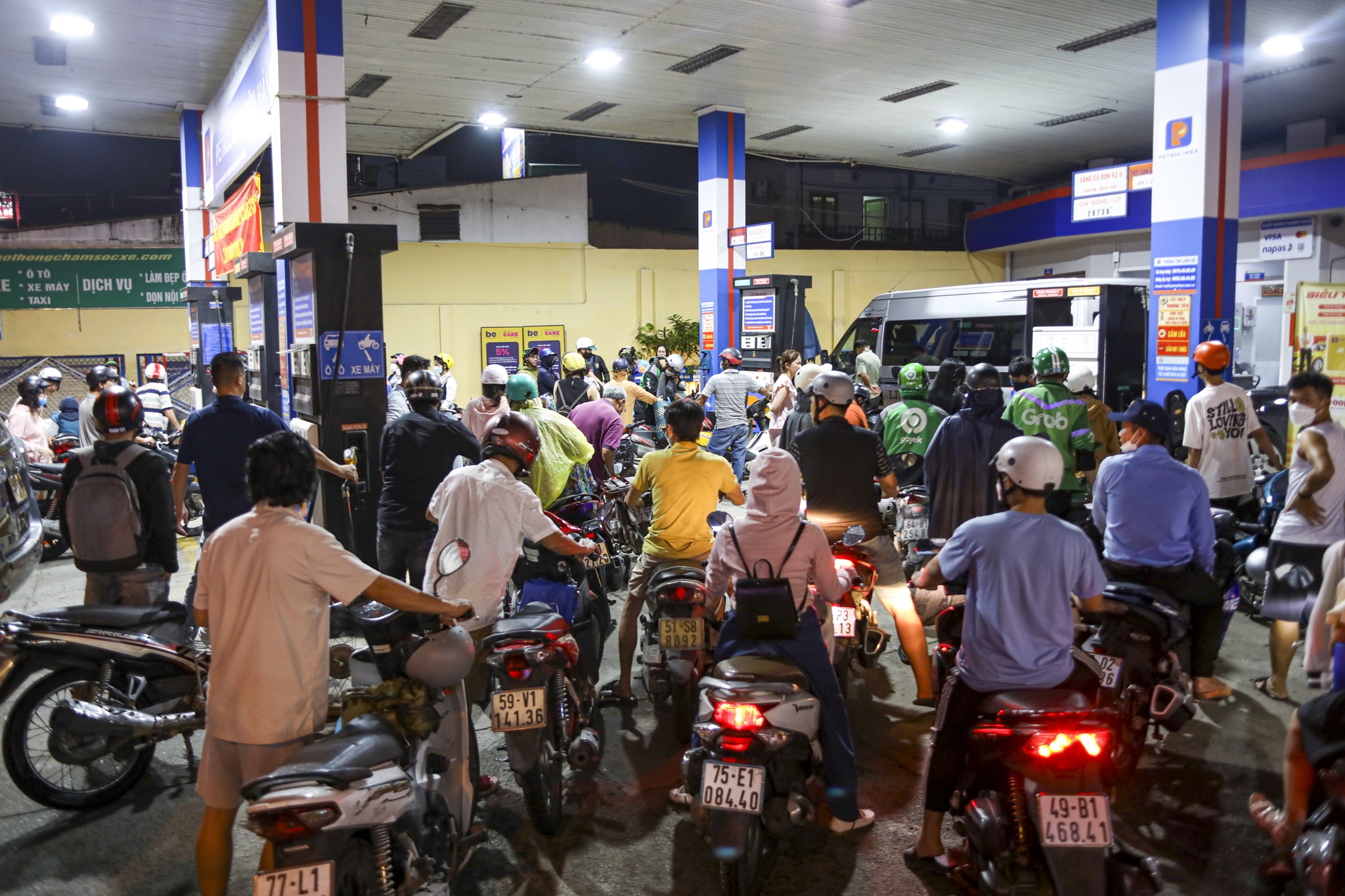 cay xang TP.HCM,  cay xang het xang anh 9