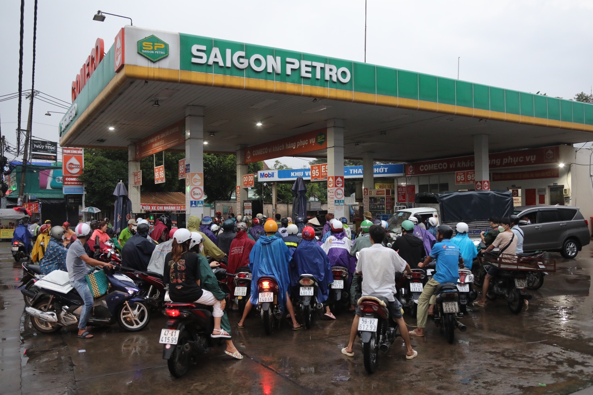 tphcm thieu xang anh 3