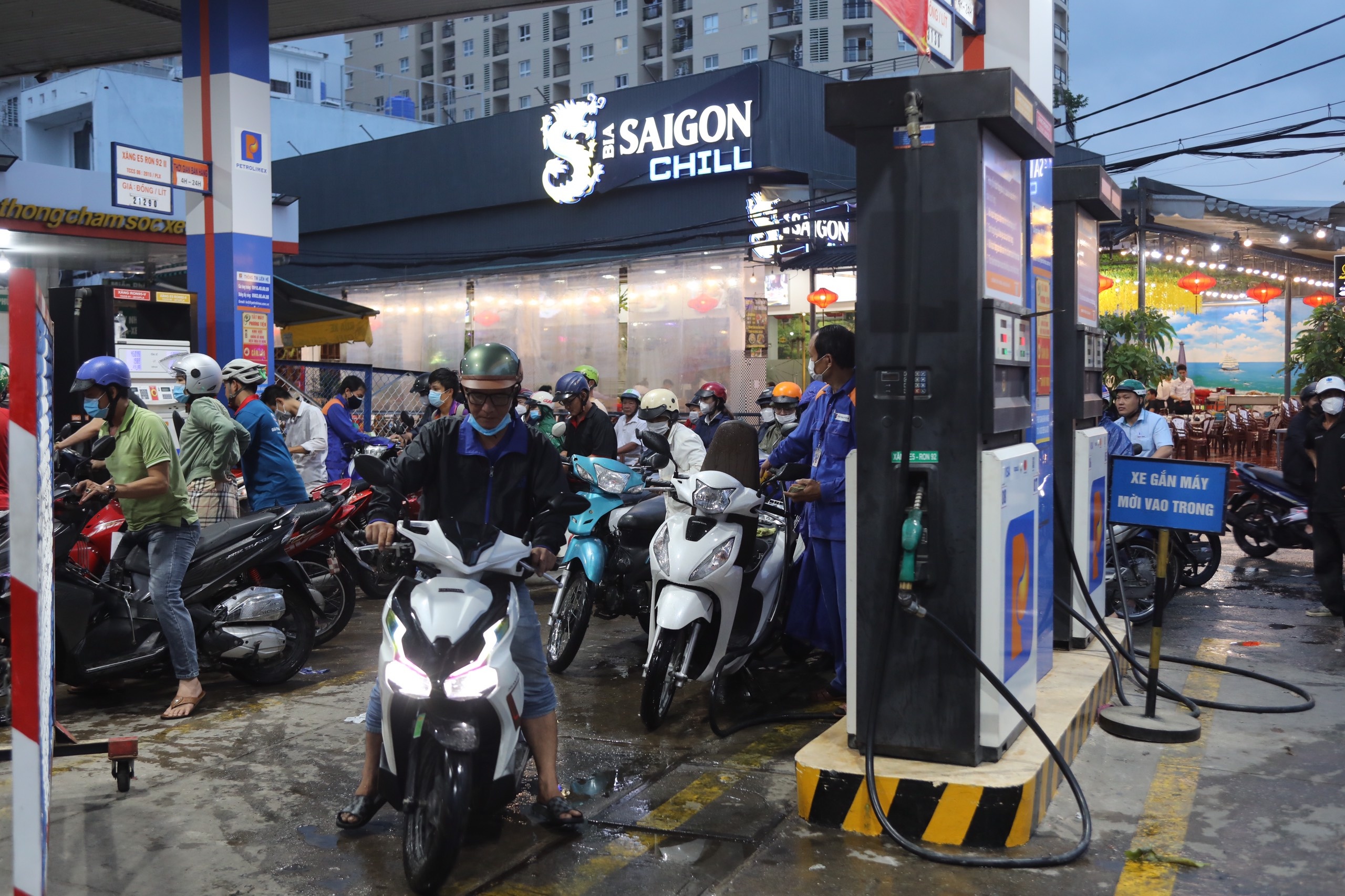 tphcm thieu xang anh 7