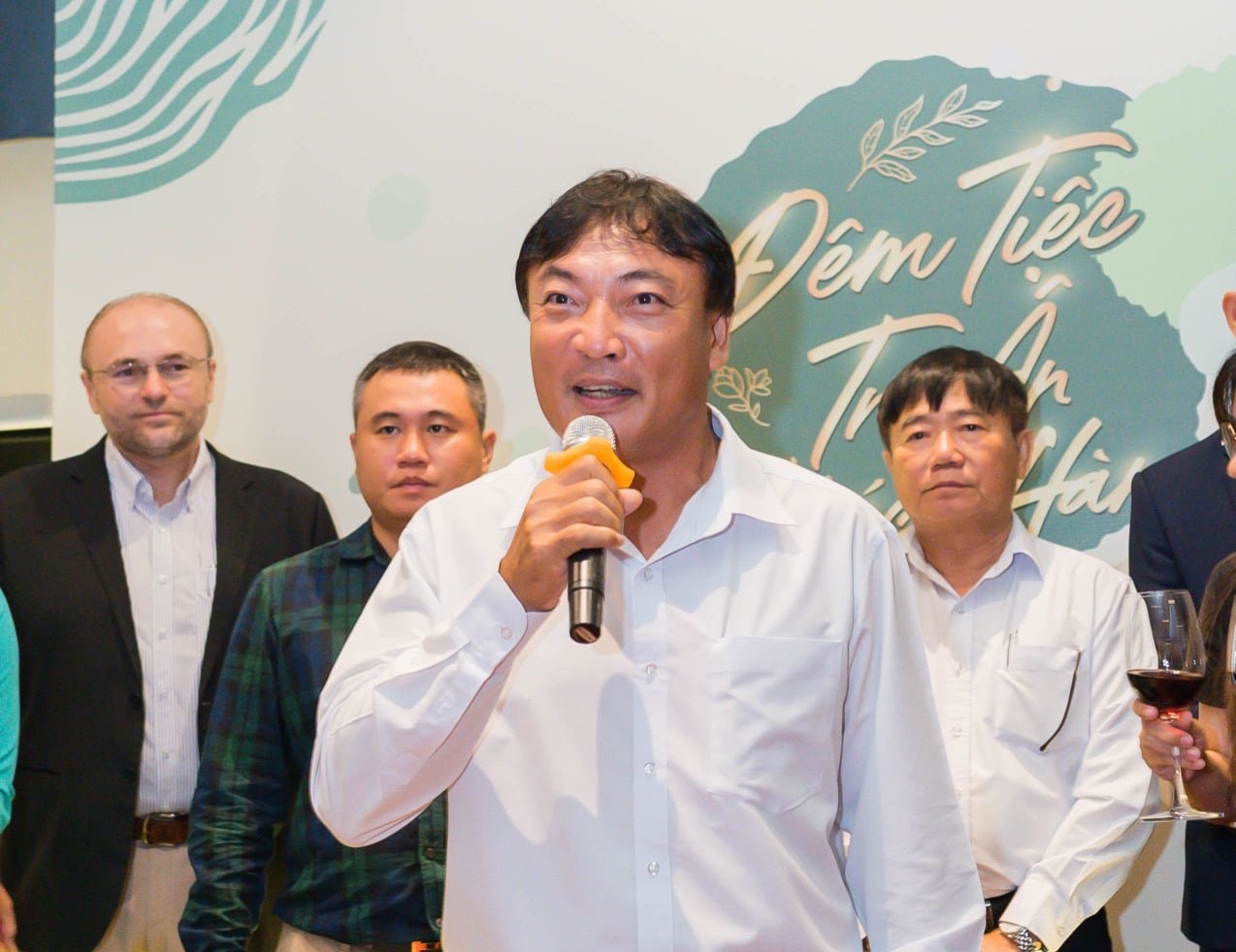 Hai lanh dao Hodeco bi ban giai chap hon 1 trieu co phieu hinh anh