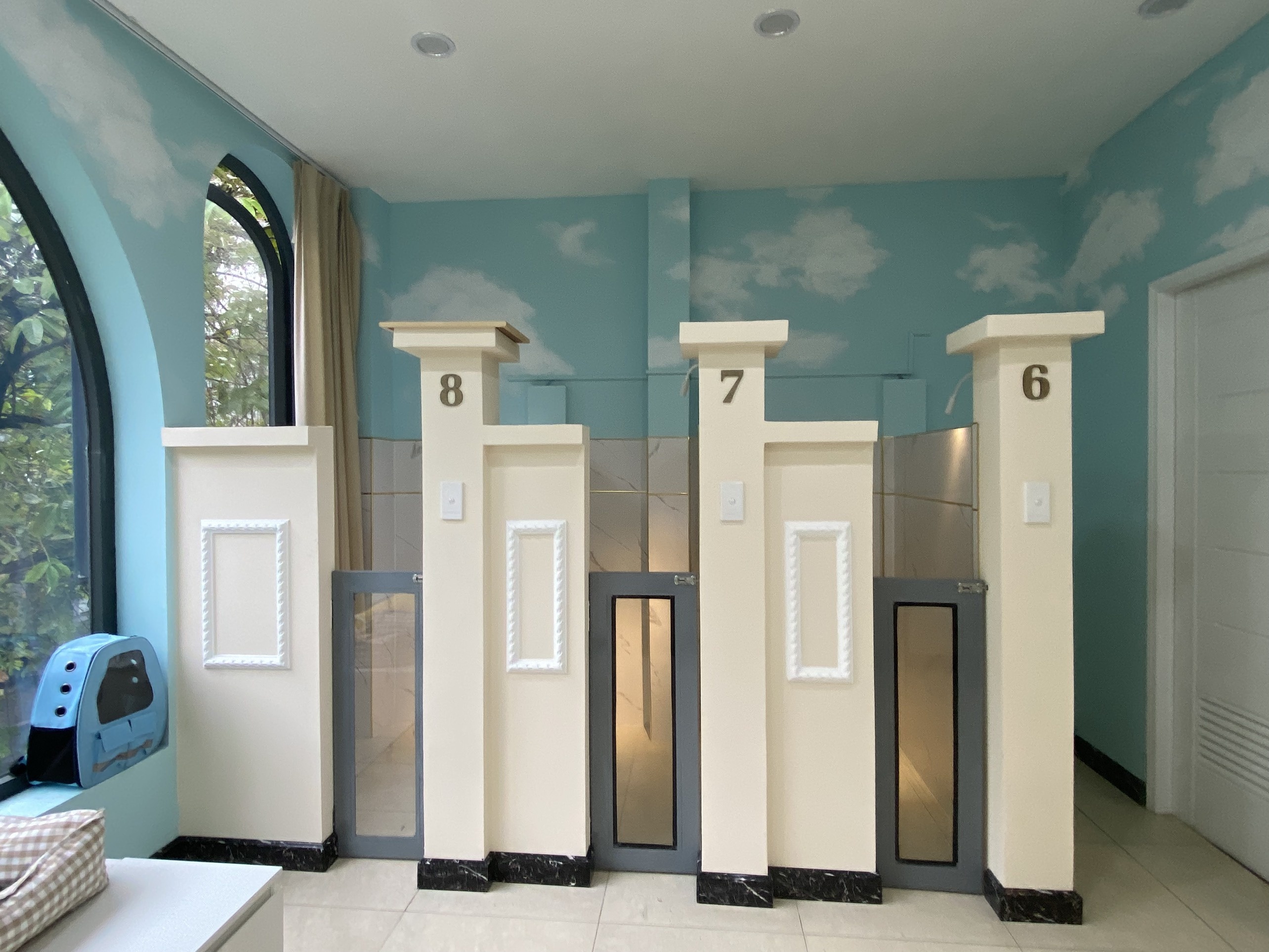 khach san thu cung anh 2