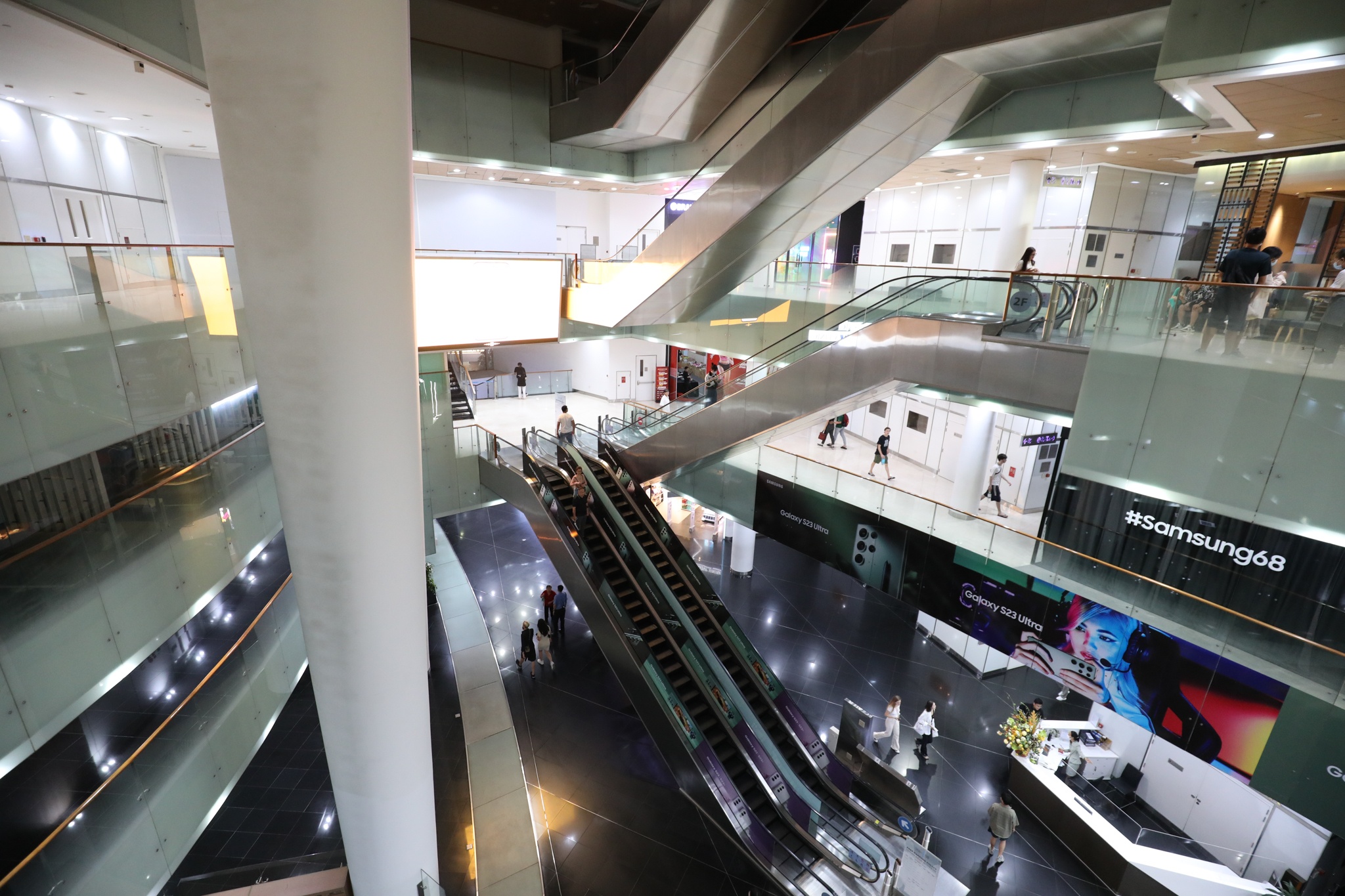 trung tam thuong mai anh 15