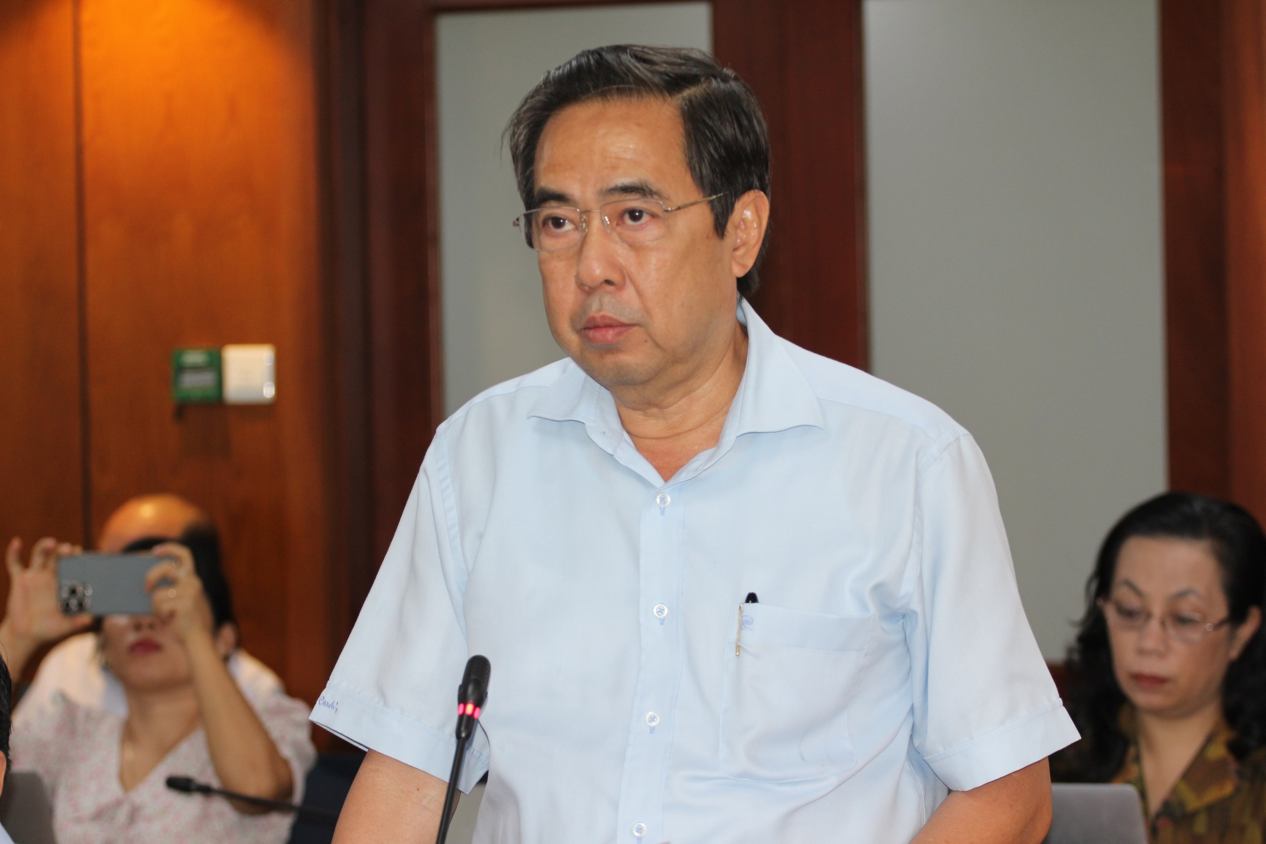 lao dong,  pouyuen,  sa thai,  cat giam lao dong anh 1