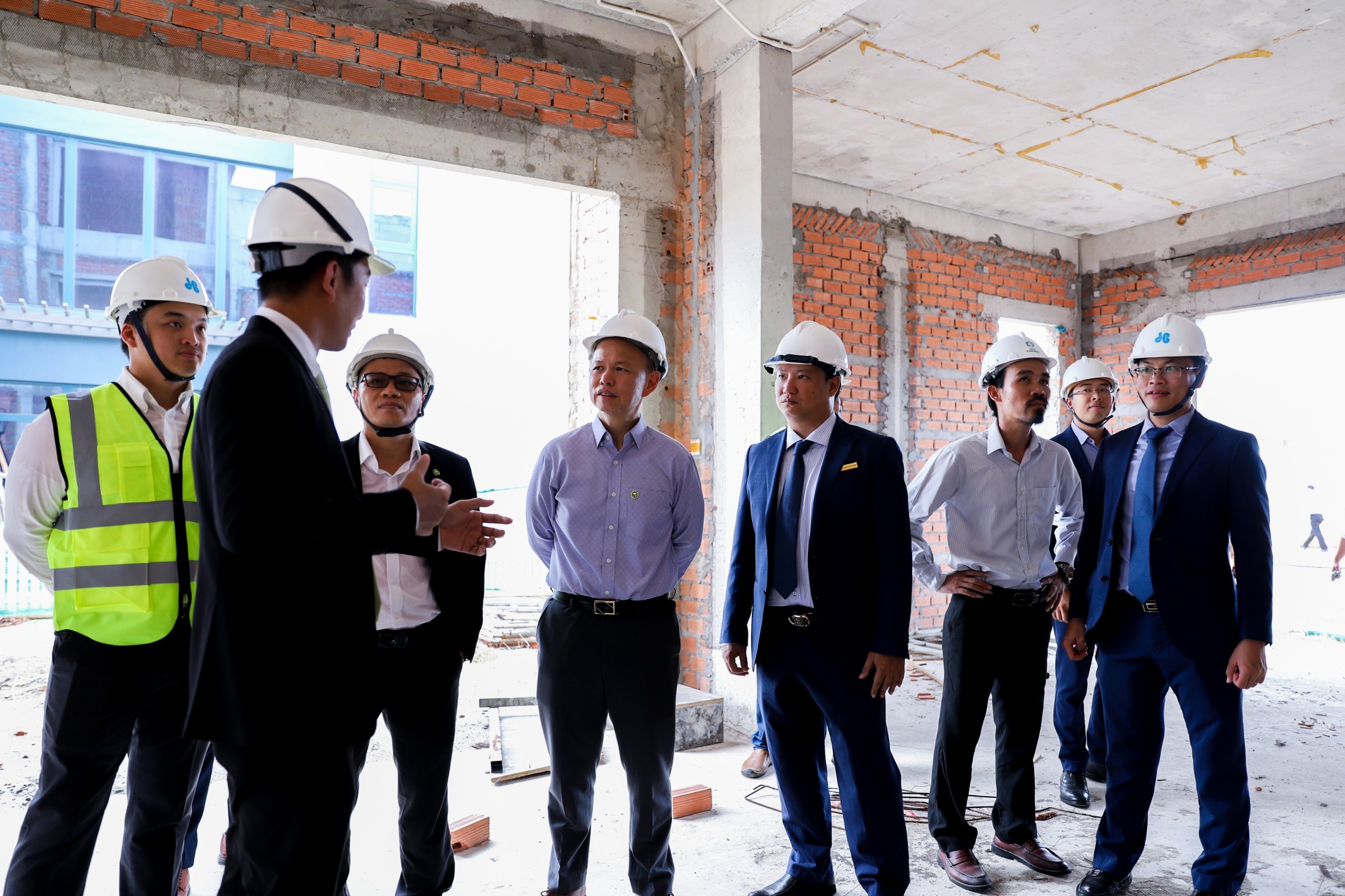 du an bat dong san anh 1