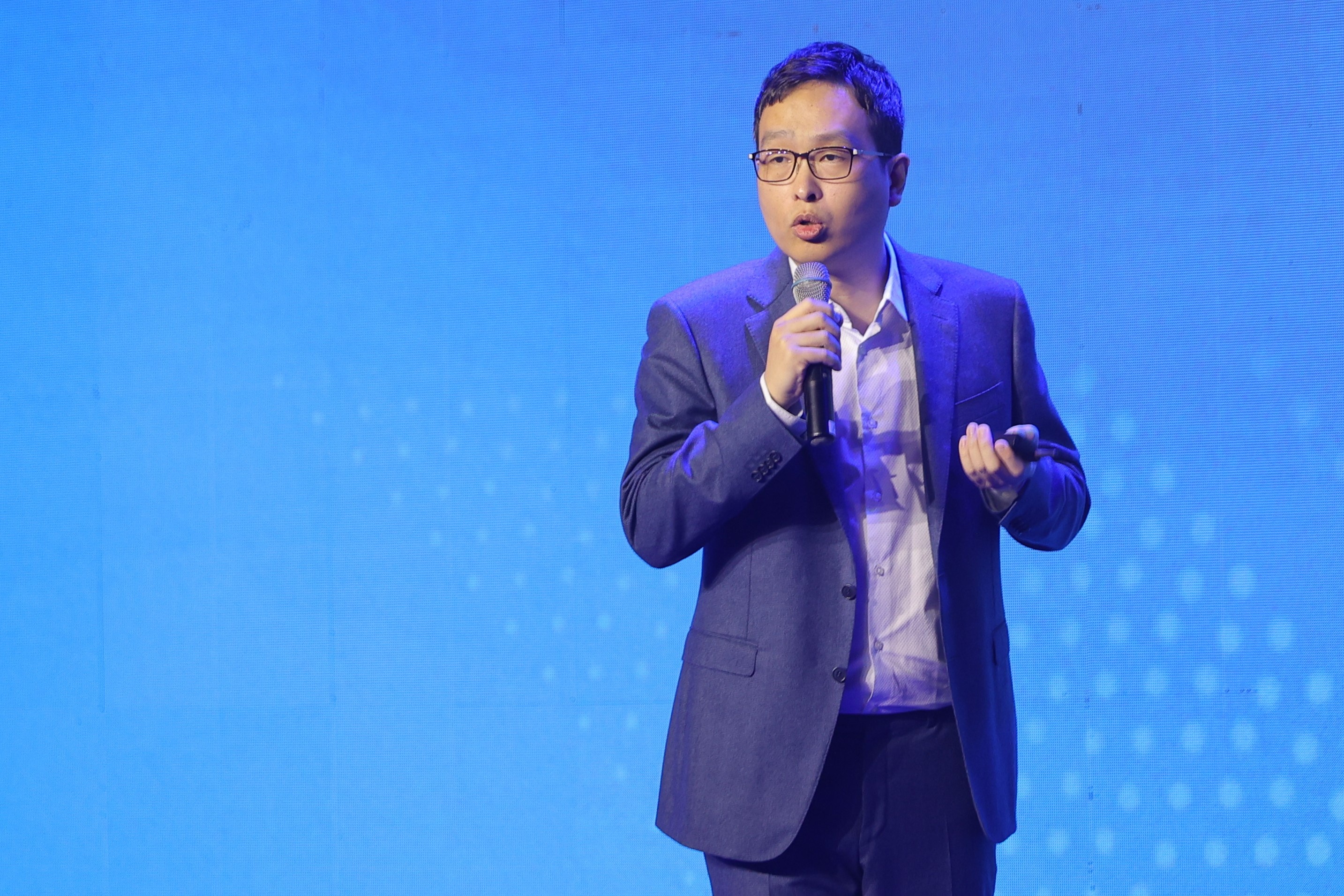 Tang truong xuat khau online cua Viet Nam cao hang dau he thong Amazon hinh anh