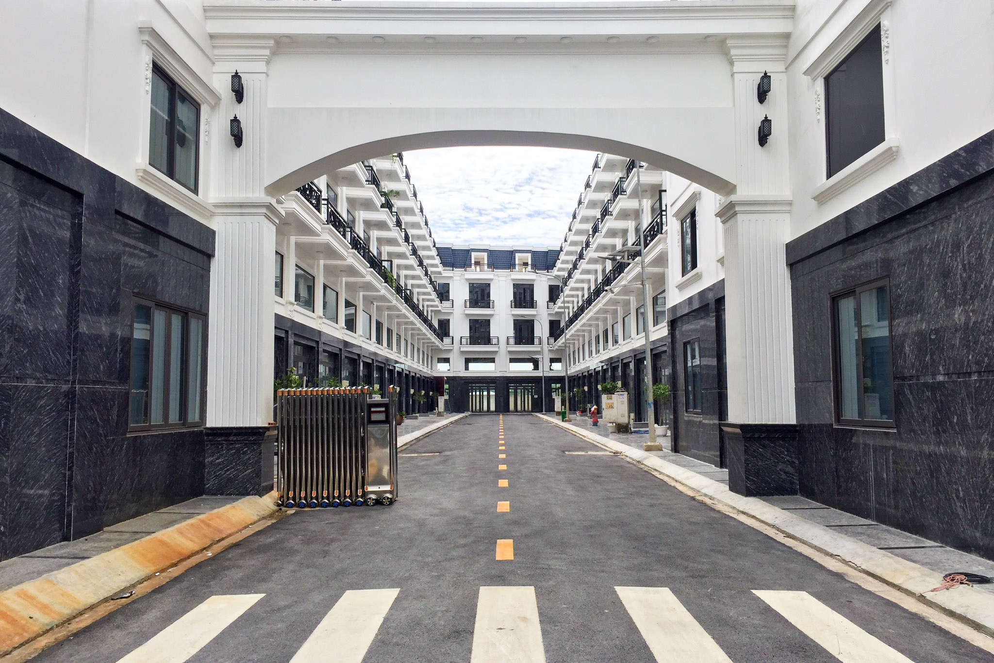 nha pho du an,  nha pho trung tam anh 1