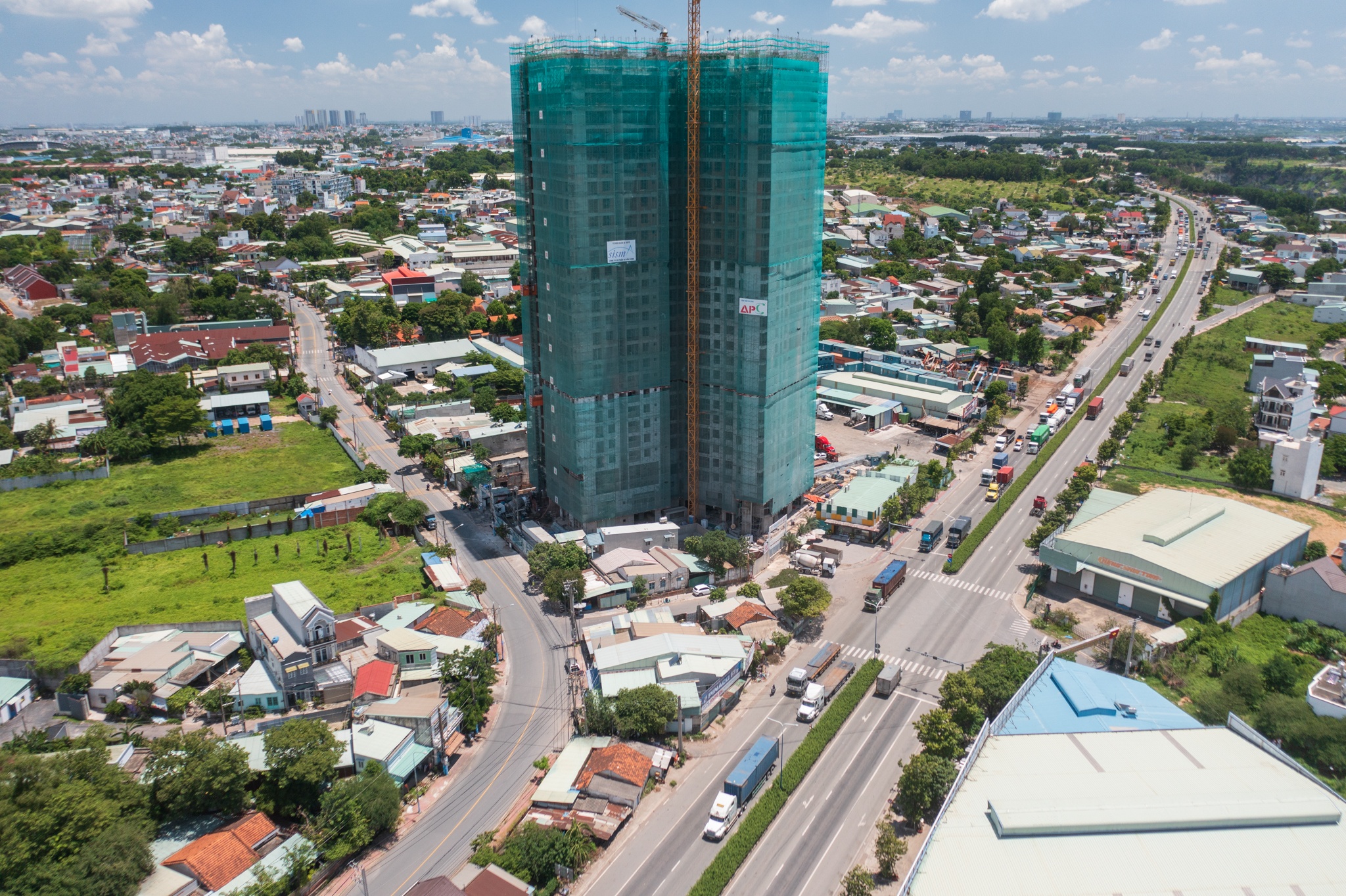 Bat dong san doc Vanh dai 3 TP.HCM co con 'sot'? hinh anh