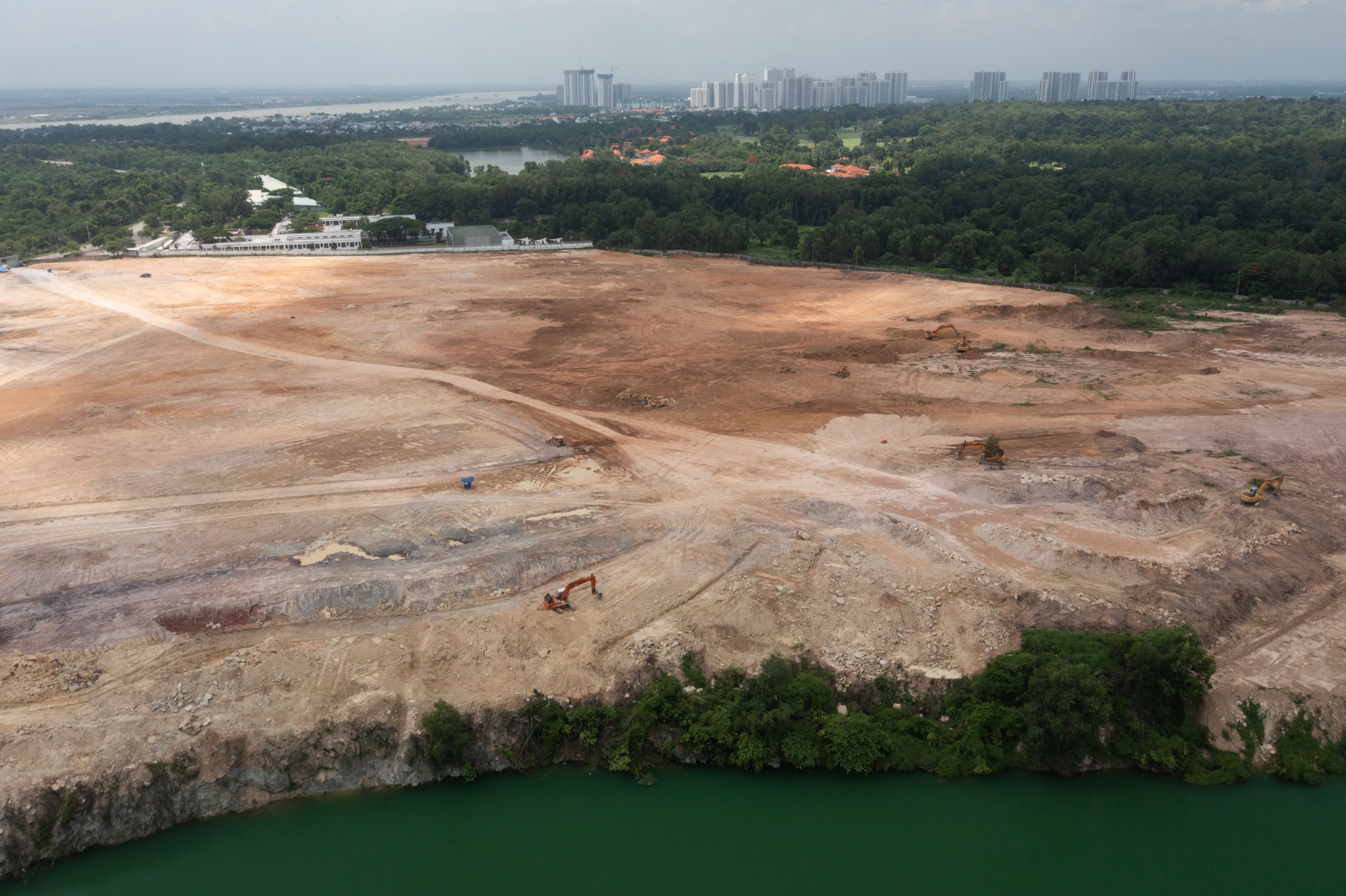 du an bat dong san anh 6