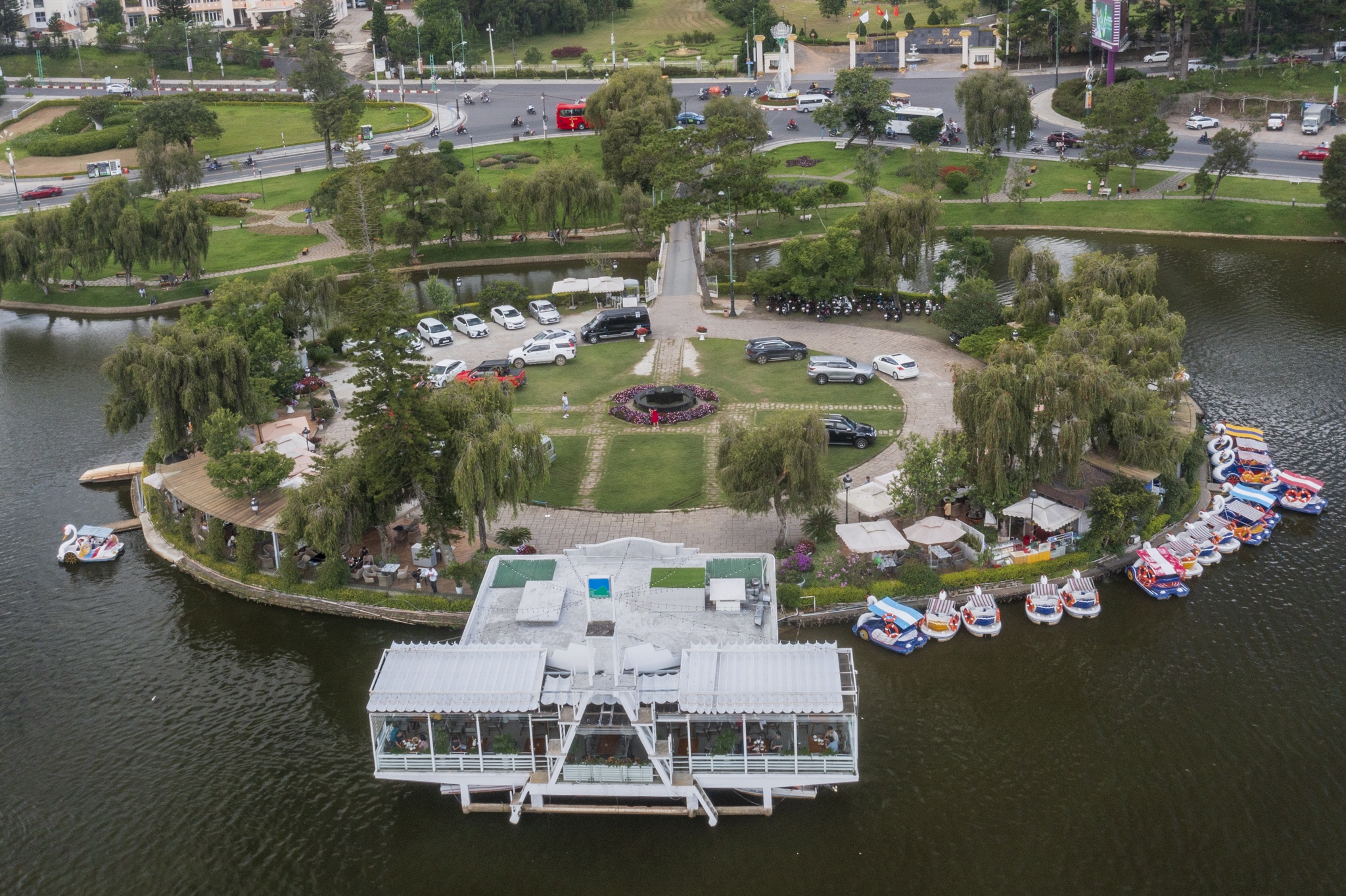 nha hang thuy ta anh 8