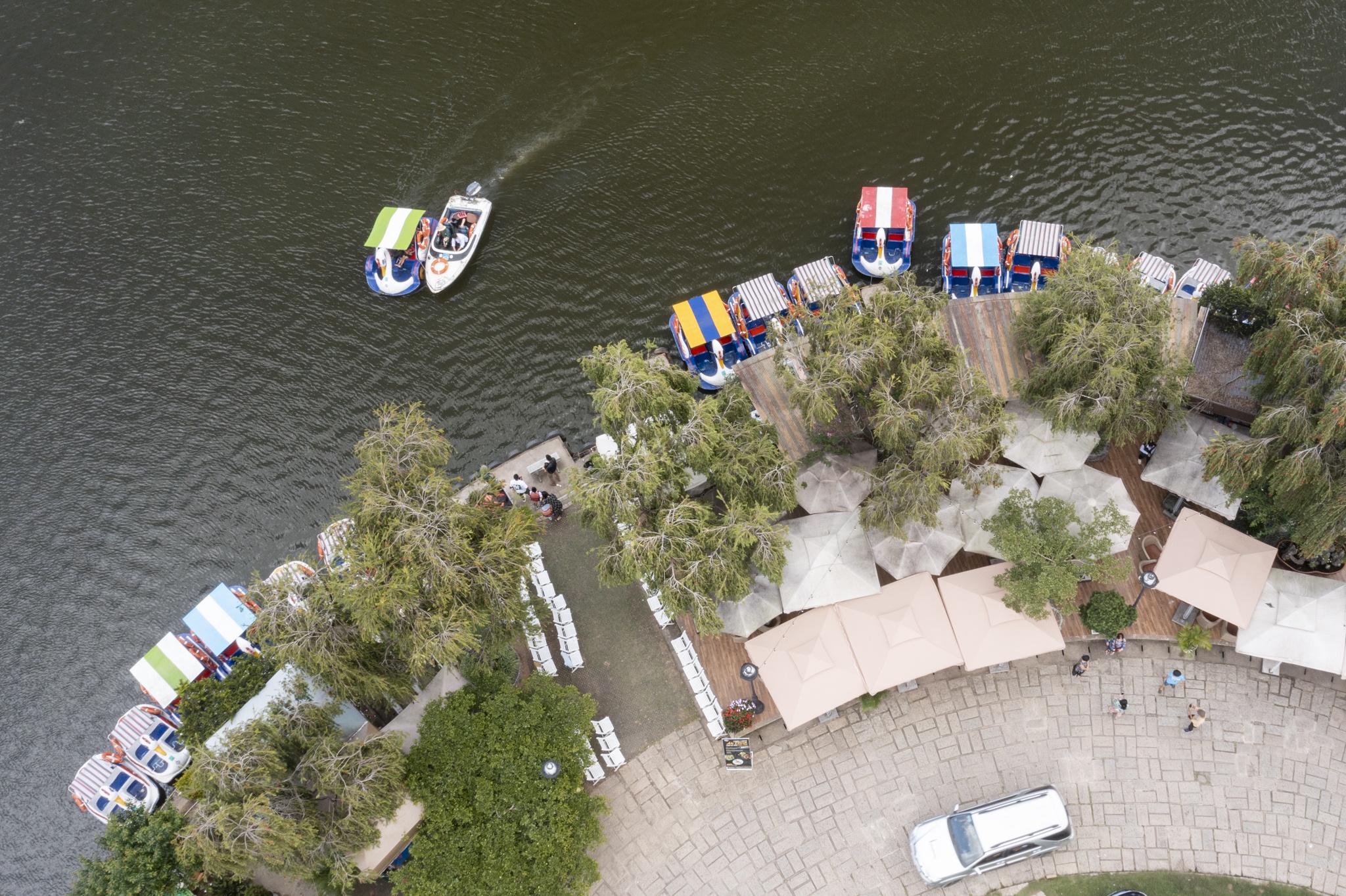 nha hang thuy ta anh 4