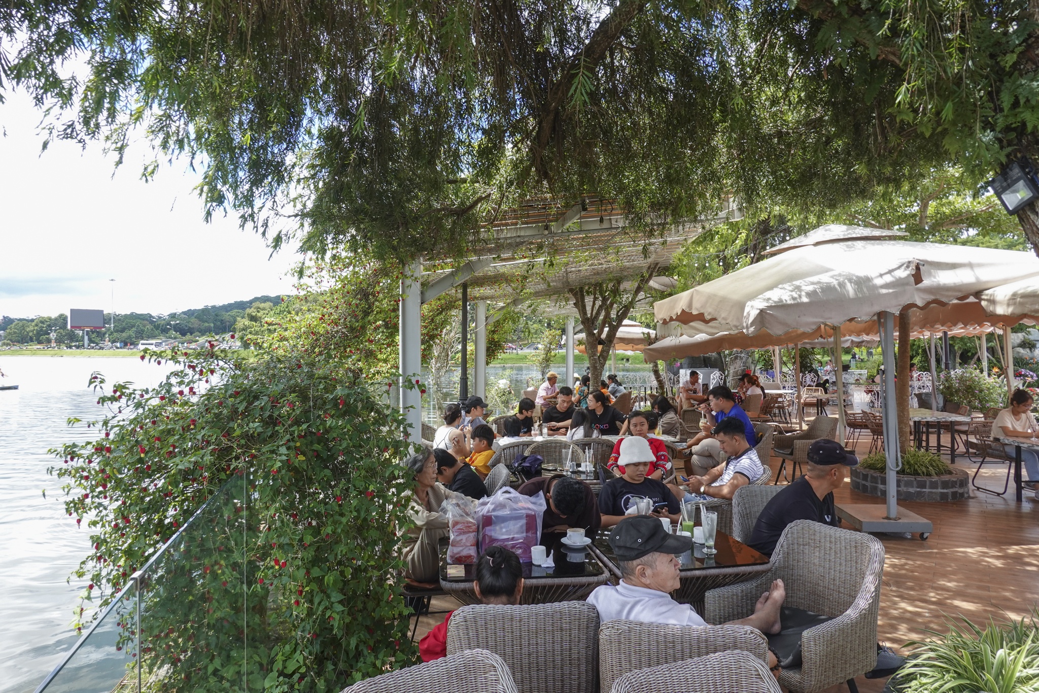 nha hang thuy ta anh 7