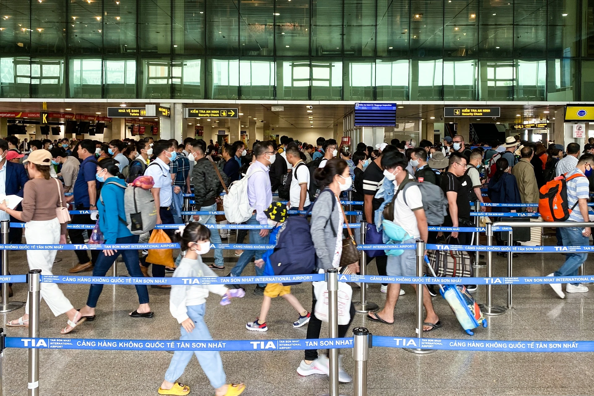 Ca nhan, chu ho kinh doanh no thue co the bi cam xuat canh hinh anh