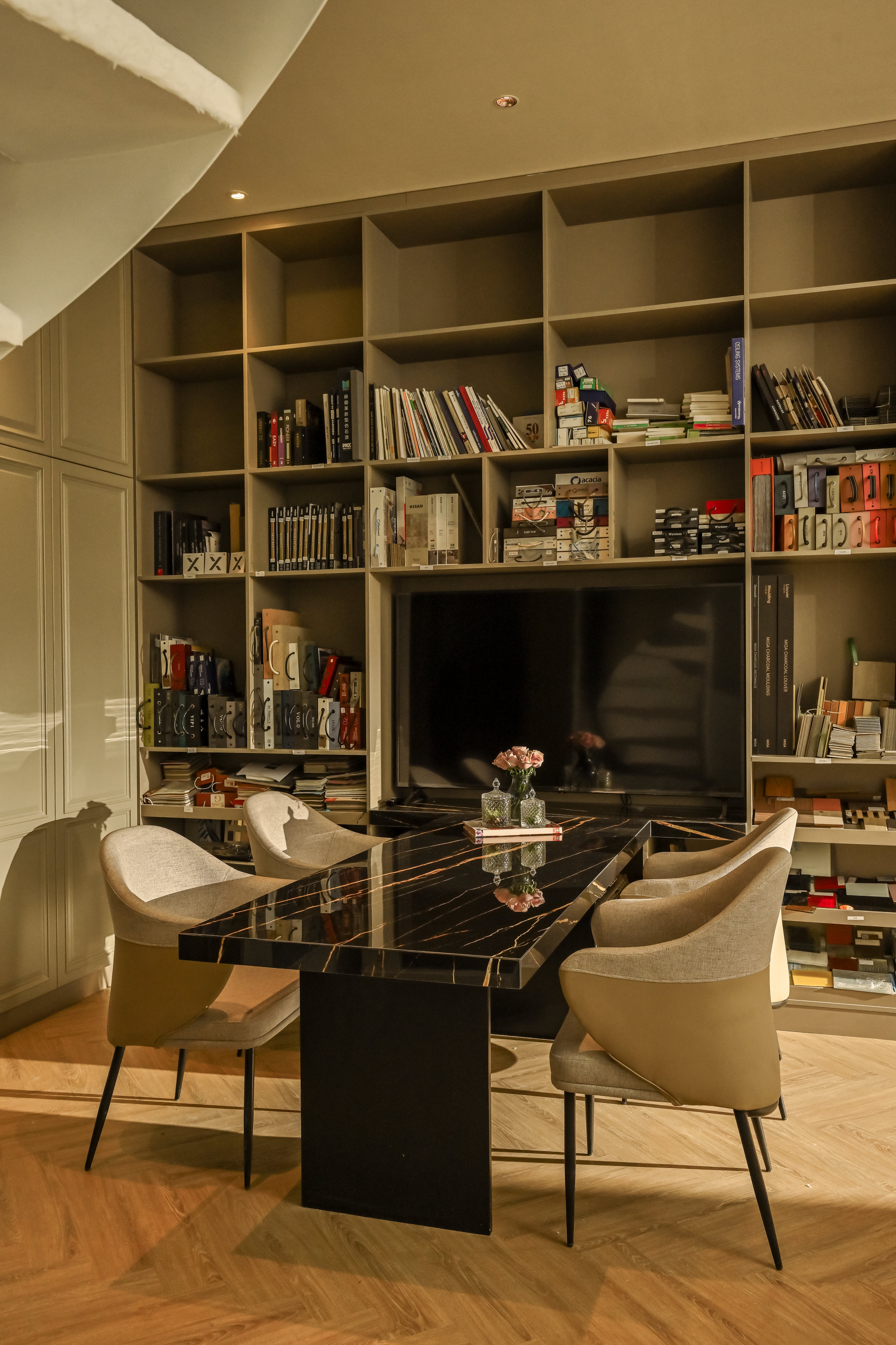 emily in paris ảnh 4 emily in paris anh 4