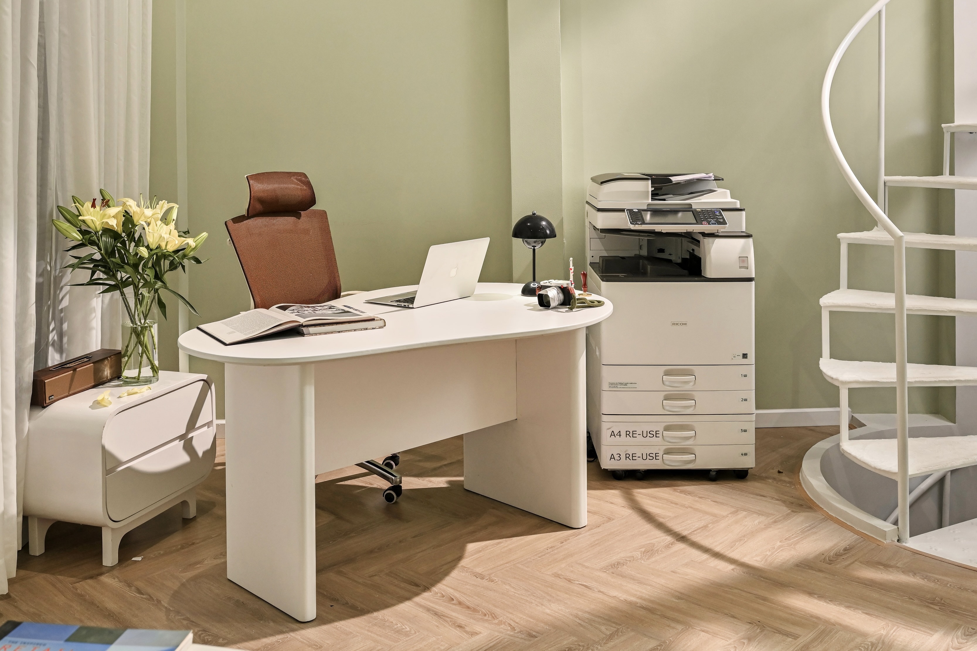 emily in paris ảnh 12 emily in paris anh 12