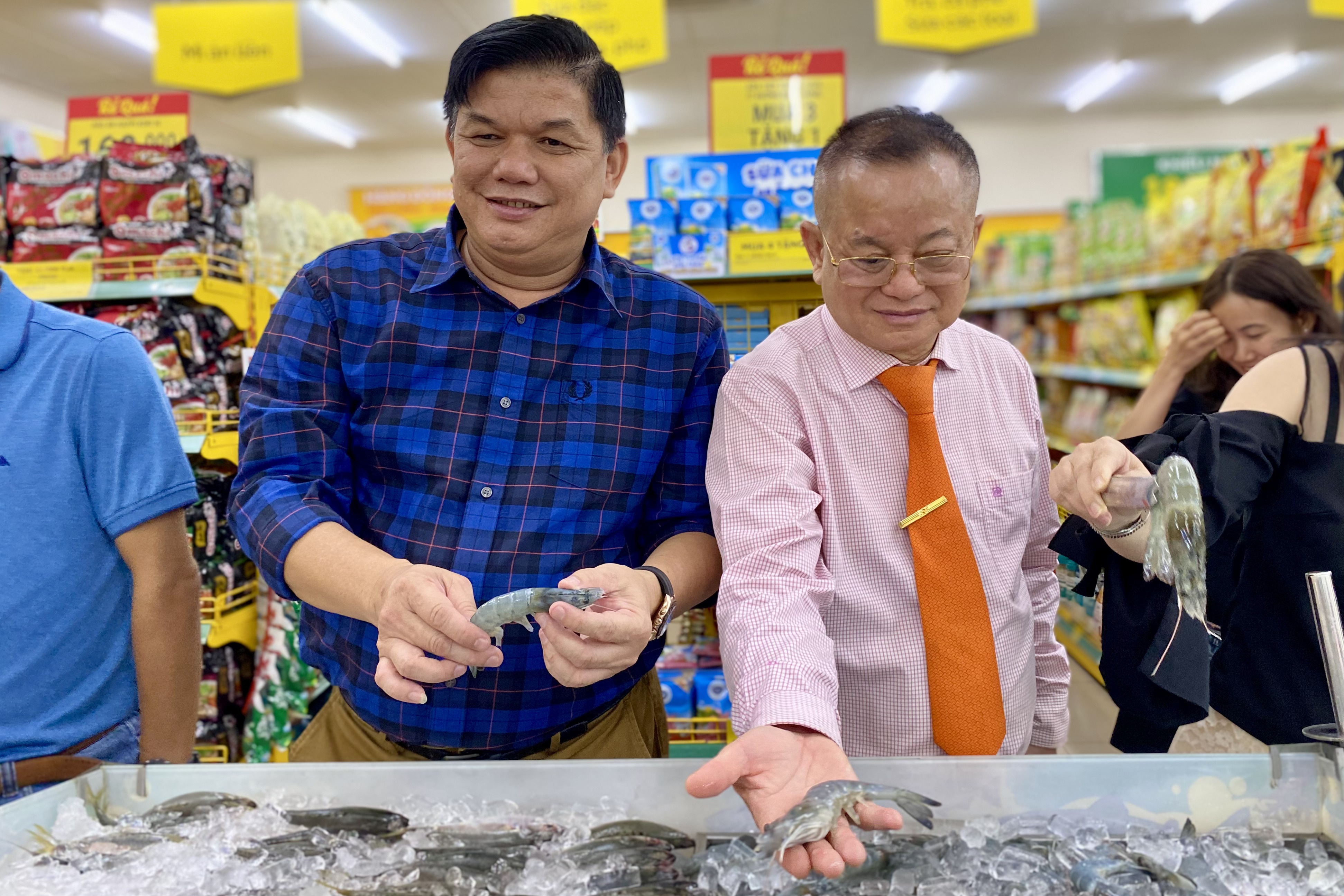 'Vua tom' Minh Phu muon tang thi phan noi dia hinh anh