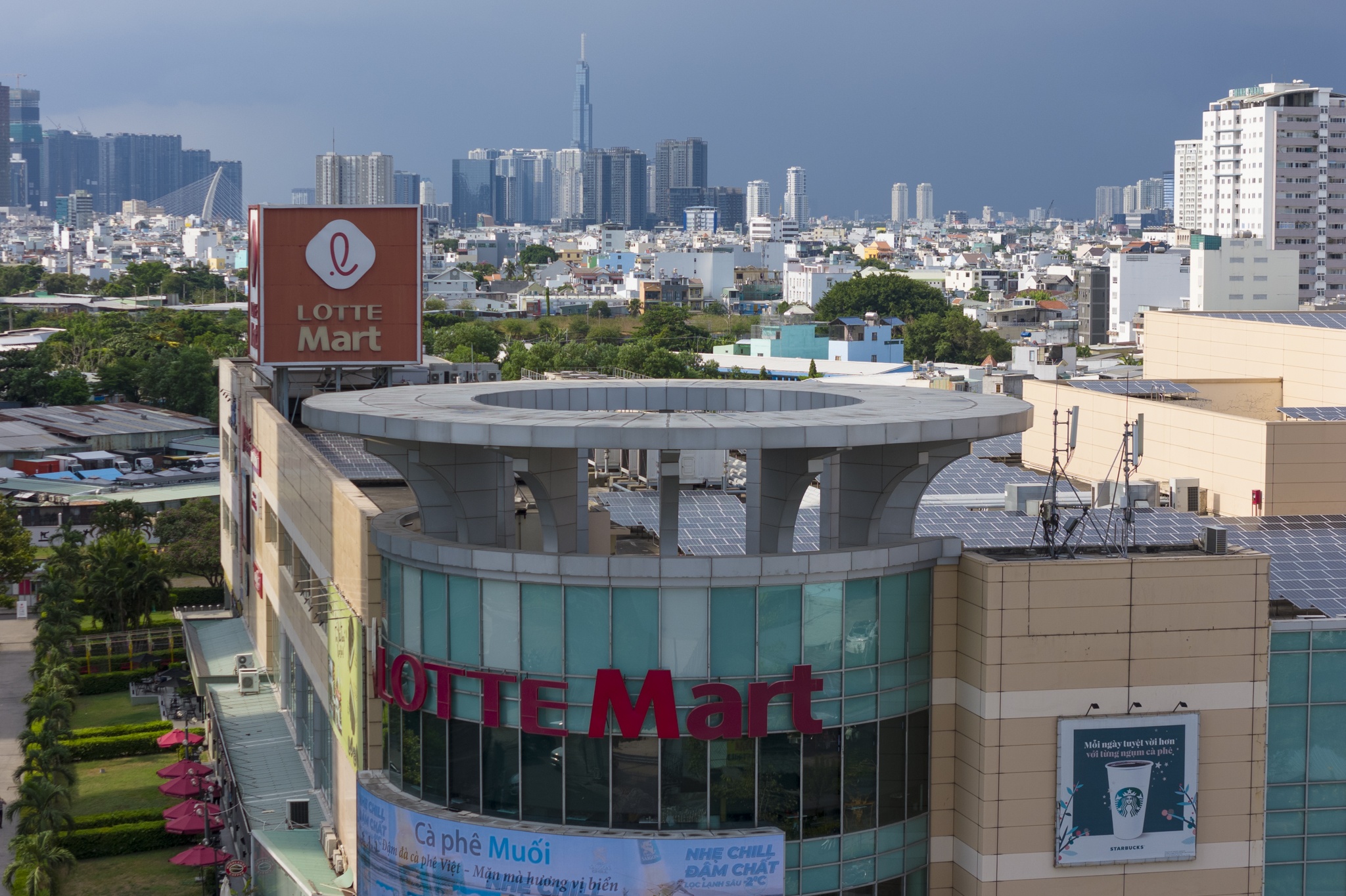 Sieu thi dau tien Lotte mo tai Viet Nam kinh doanh ra sao? hinh anh