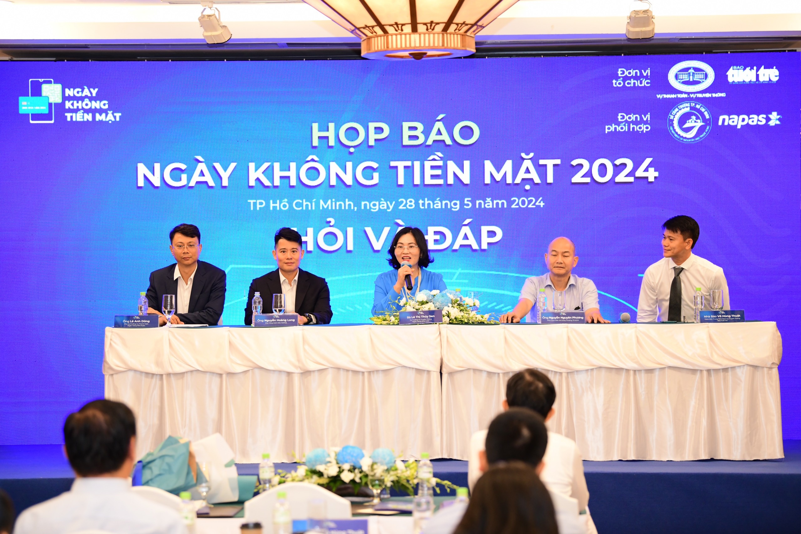 ngan hang nha nuoc,  le anh dung,  atm,  ngan hang acb anh 1