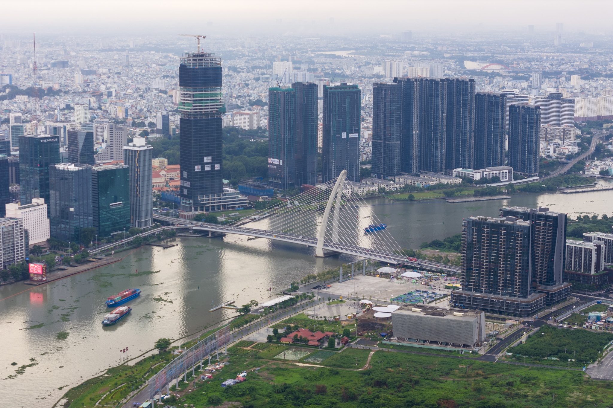 TikTok, Bosch mo van phong, bung no thi truong cho thue TP.HCM hinh anh