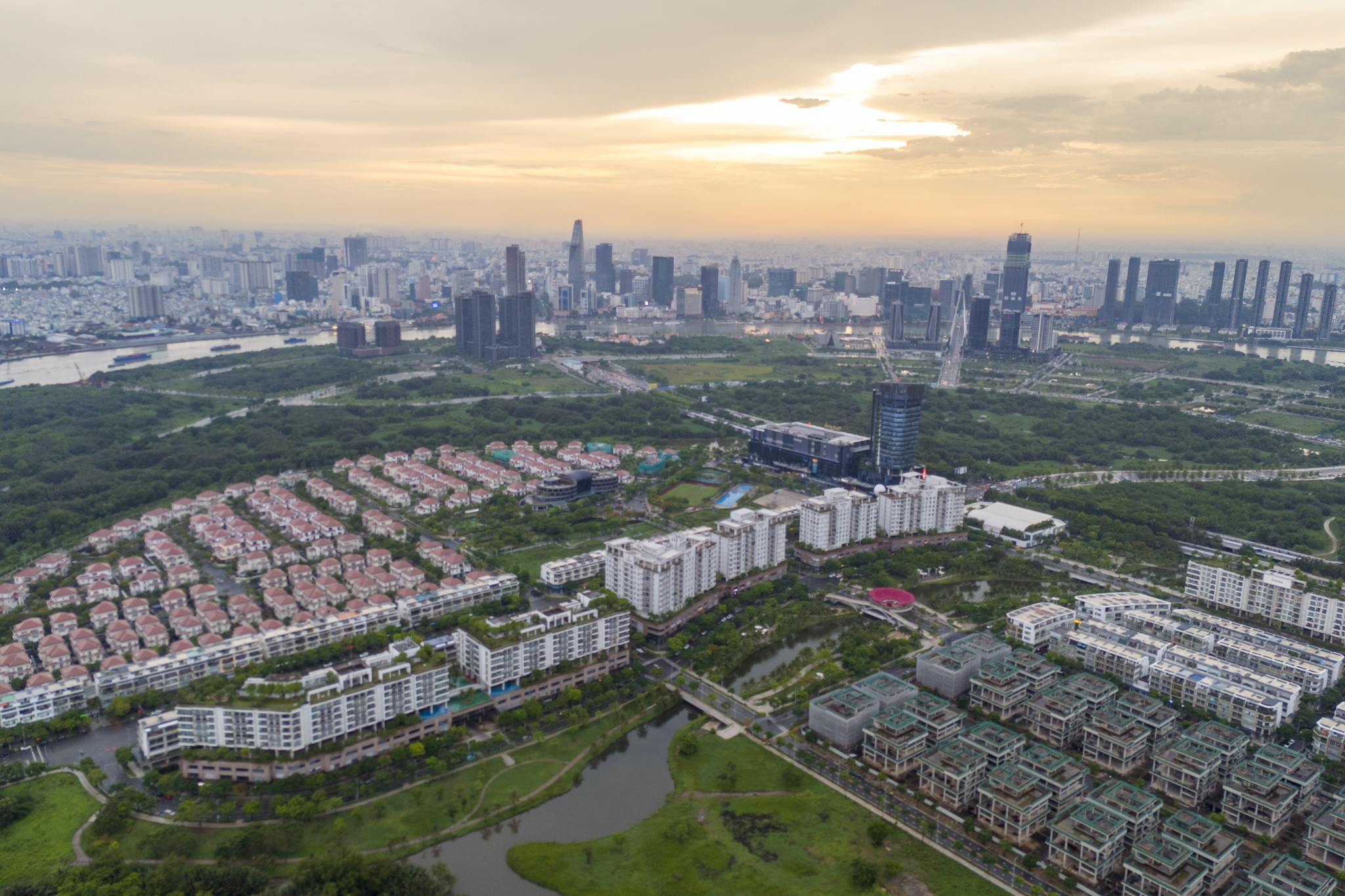 14 Nghi dinh lien quan 3 Luat ve bat dong san hieu luc tu 1/8 hinh anh