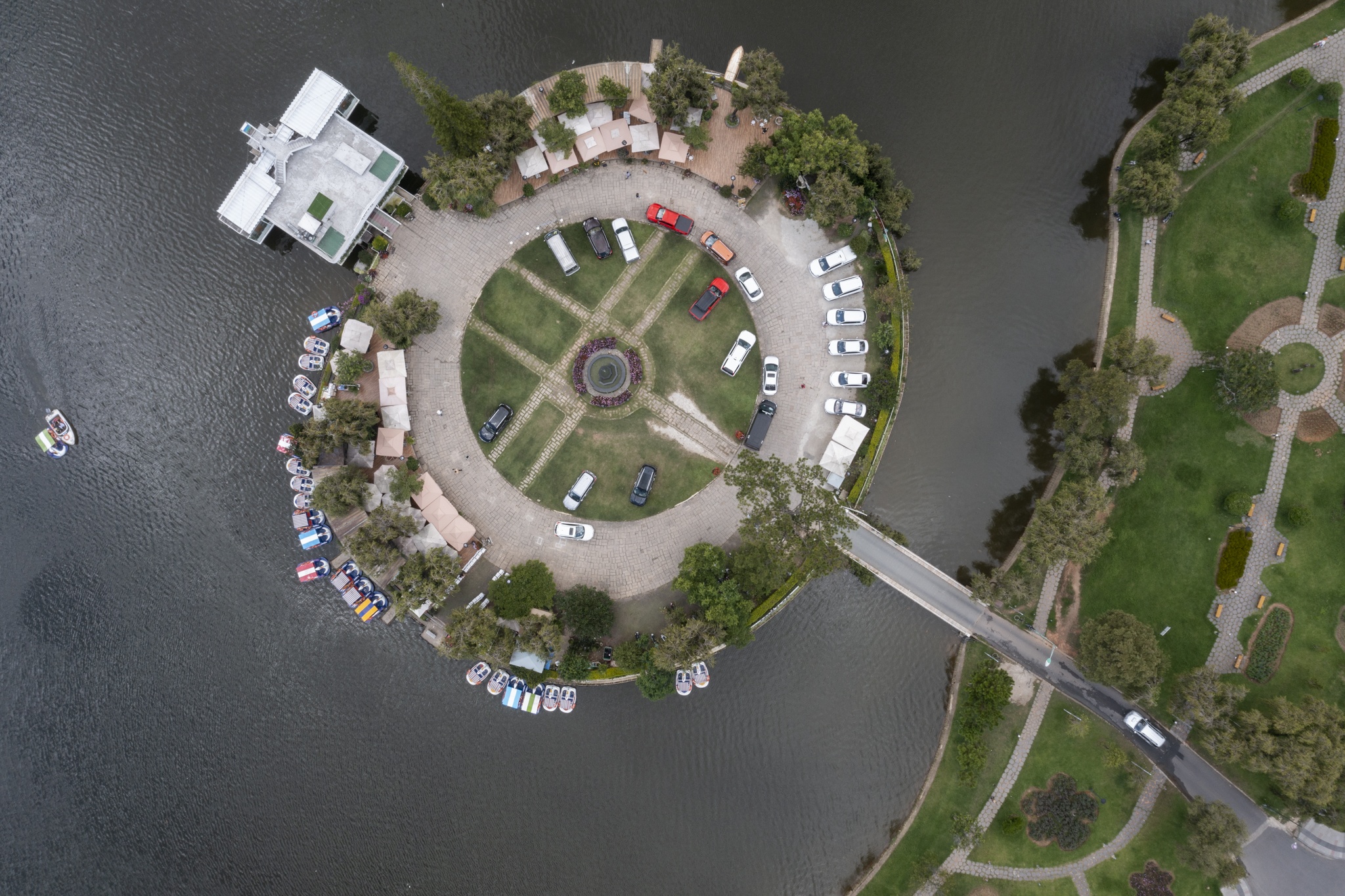 Doanh nghiep de xuat ngung dau gia quyen thue nha hang Thuy Ta Da Lat hinh anh