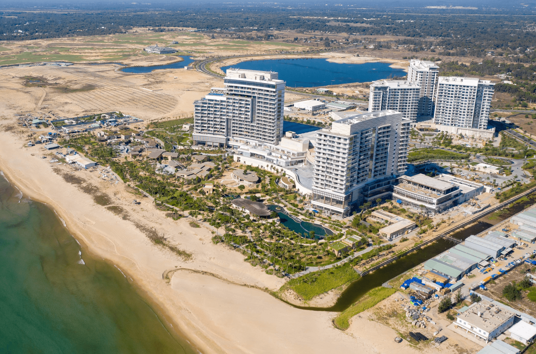 Chu khu nghi duong 4 ty USD o Hoi An xin dau tu them san golf hinh anh