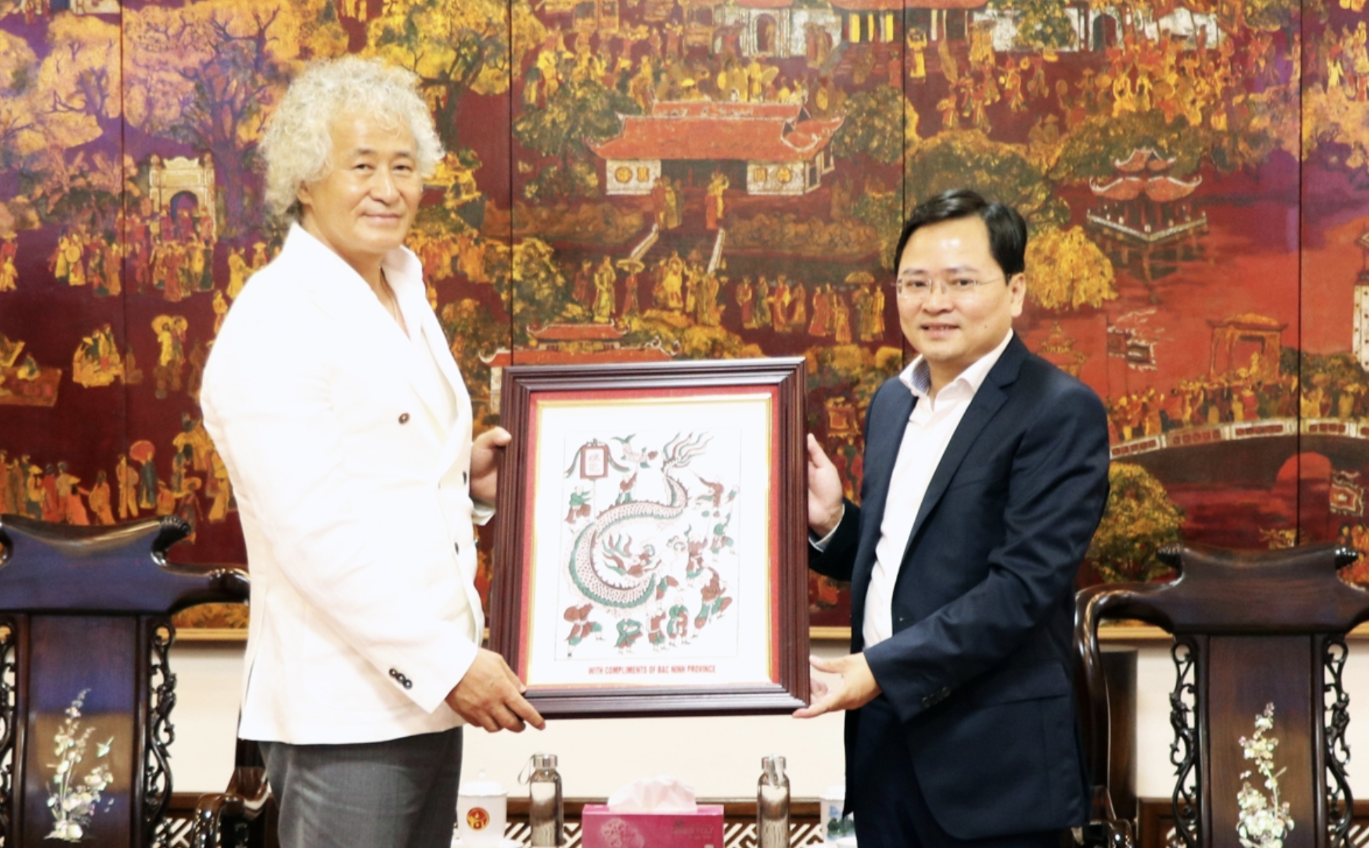 nha may xe dien,  Tap doan Phillips anh 1