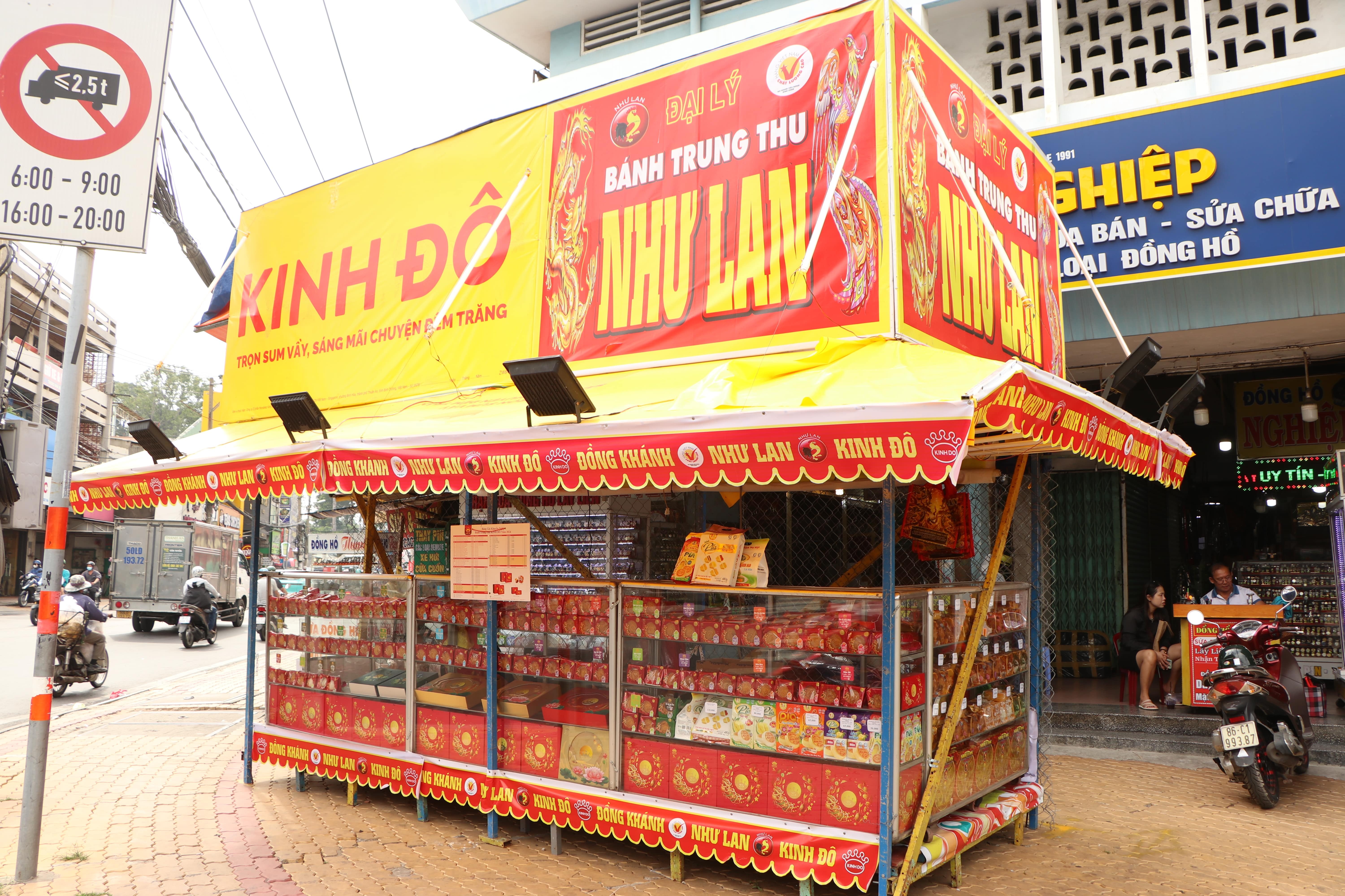 Banh trung thu tang gia hinh anh