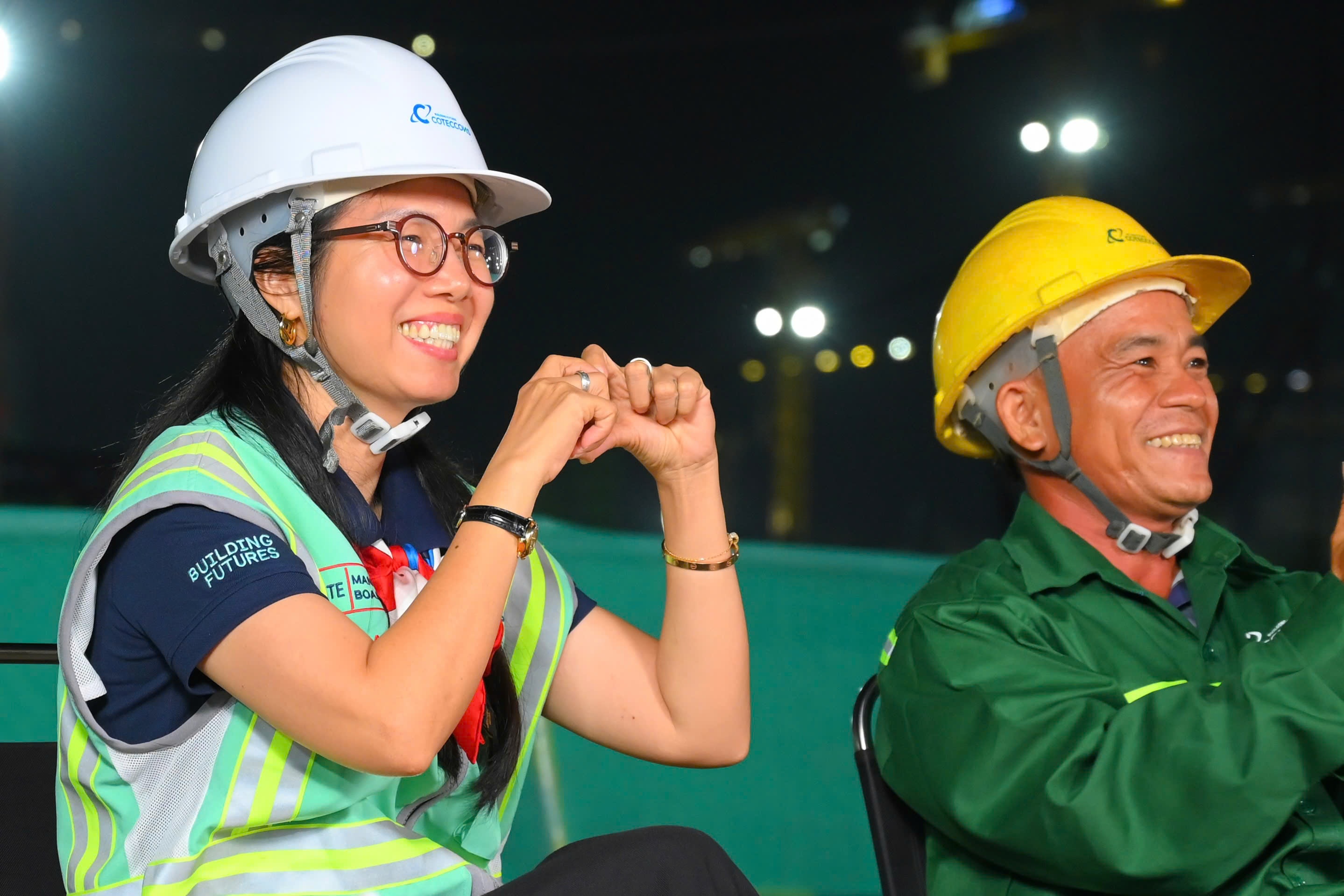 Lãi tăng mạnh, Coteccons thưởng nhân viên xuất sắc đến 8 tháng lương
