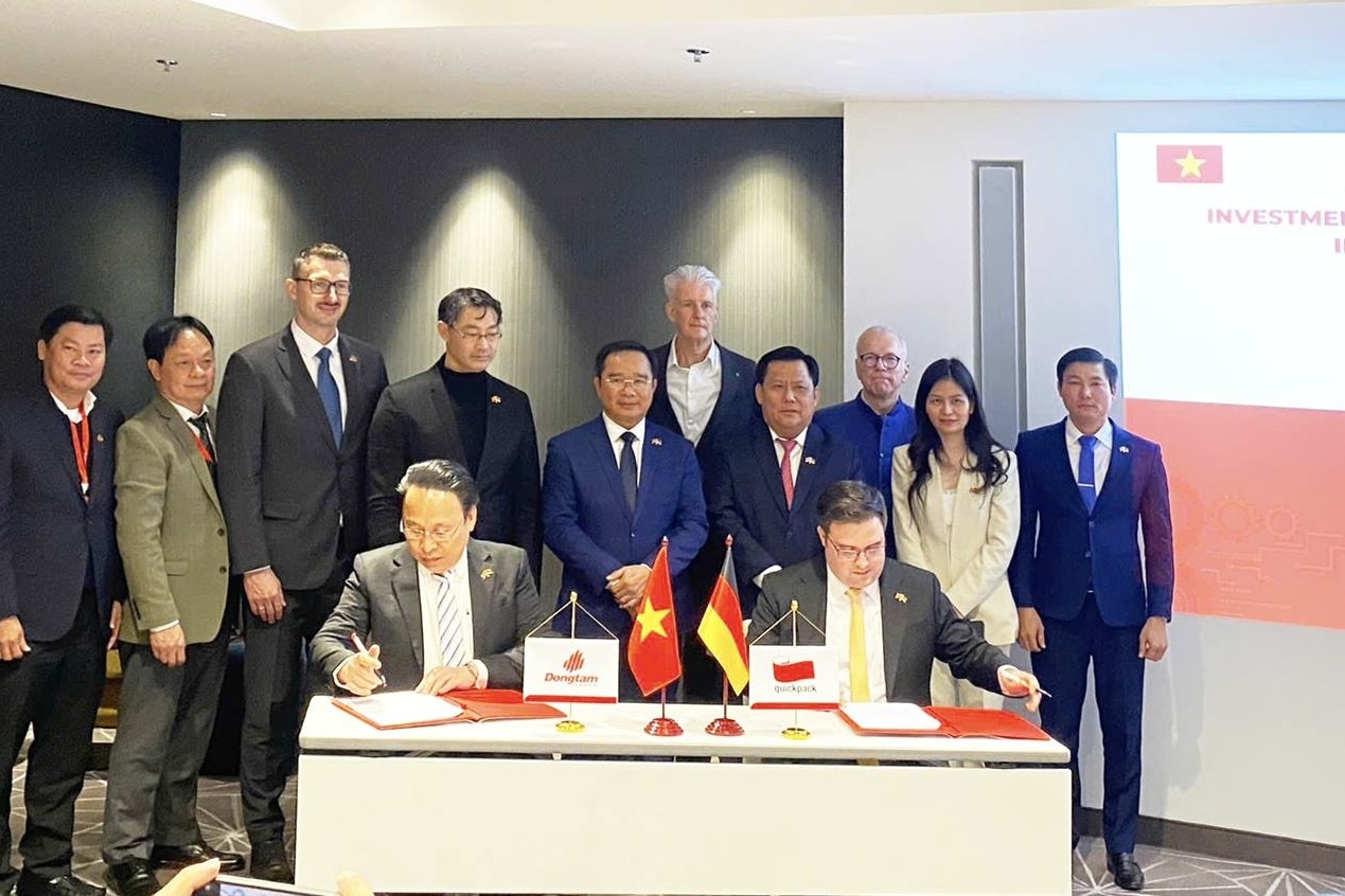 Tap doan Duc dau tu nha may 32 trieu USD o Long An hinh anh