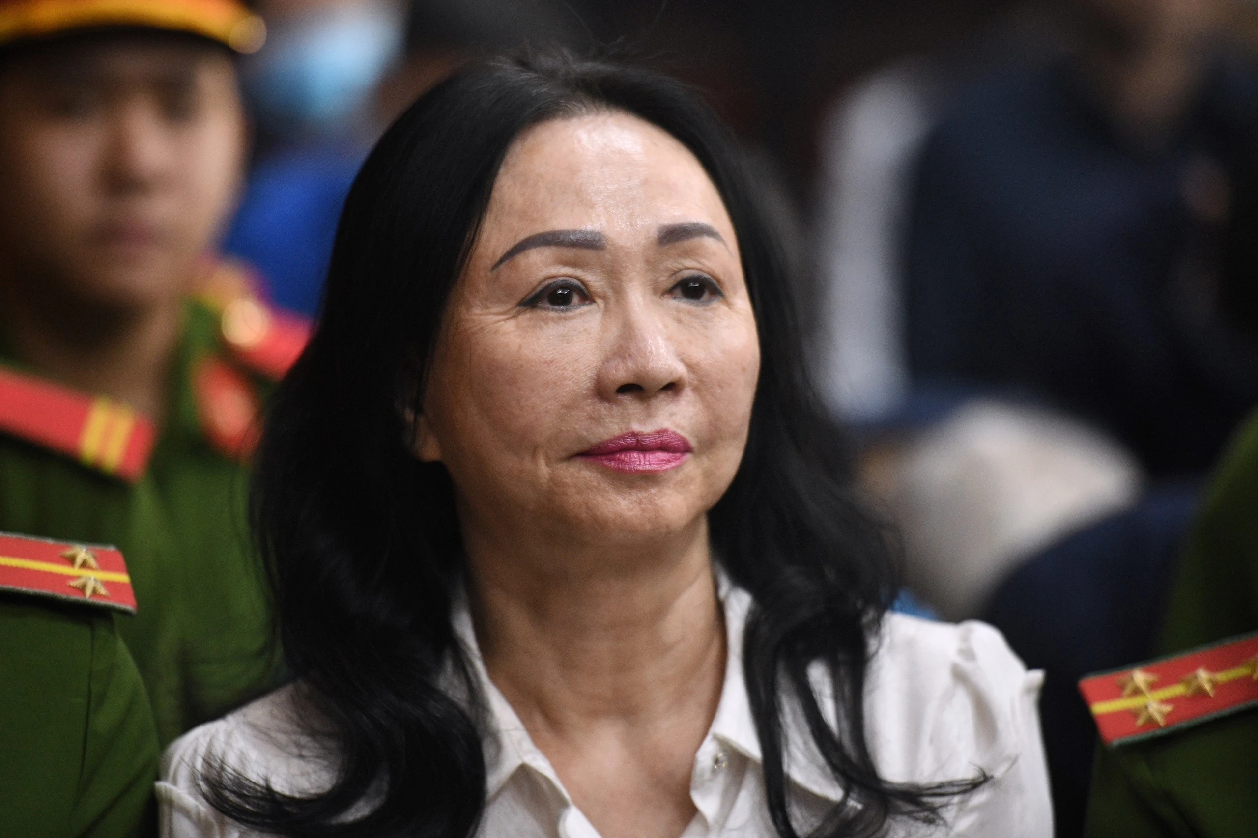 Cong ty lien quan ba Truong My Lan bao lo hon tram ty dong hinh anh