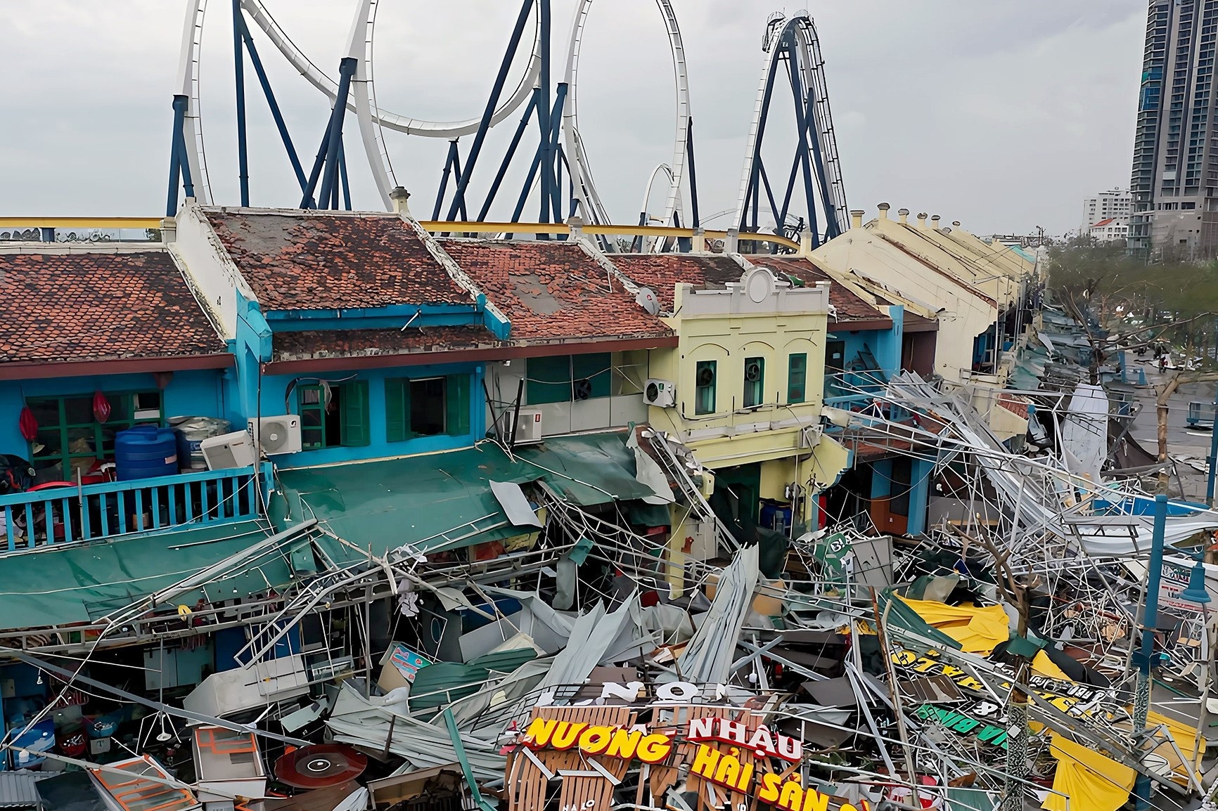 Nha xuong, co so kinh doanh bi bao pha hong, ai se duoc boi thuong? hinh anh